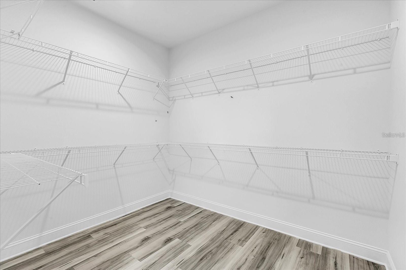 2318 W SAINT JOHN ST — photo 17