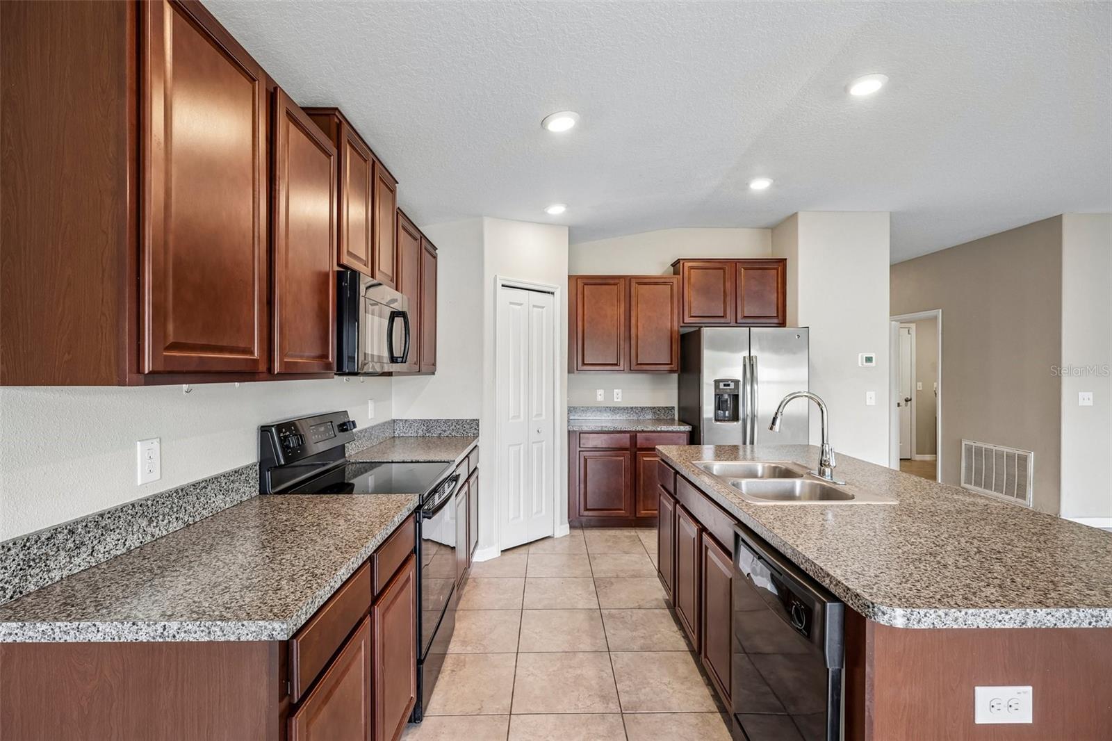4103 GLOBE THISTLE DR — photo 7