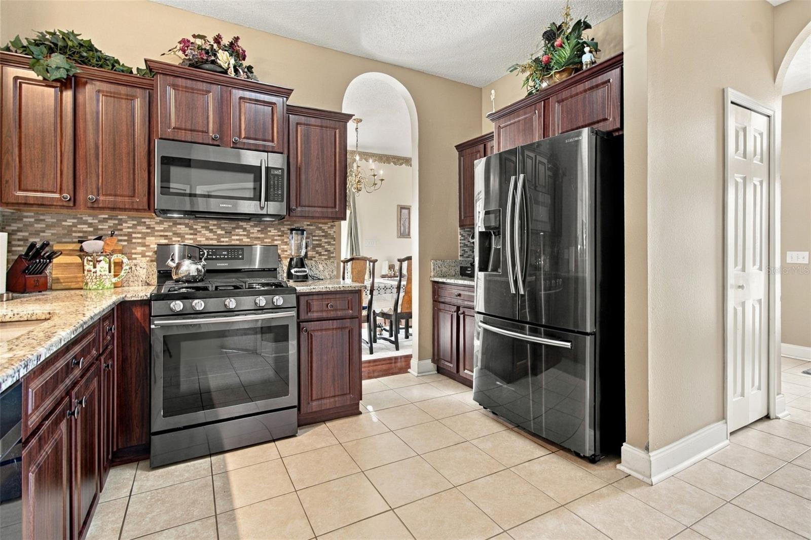 10225 GOLDENBROOK WAY — photo 16