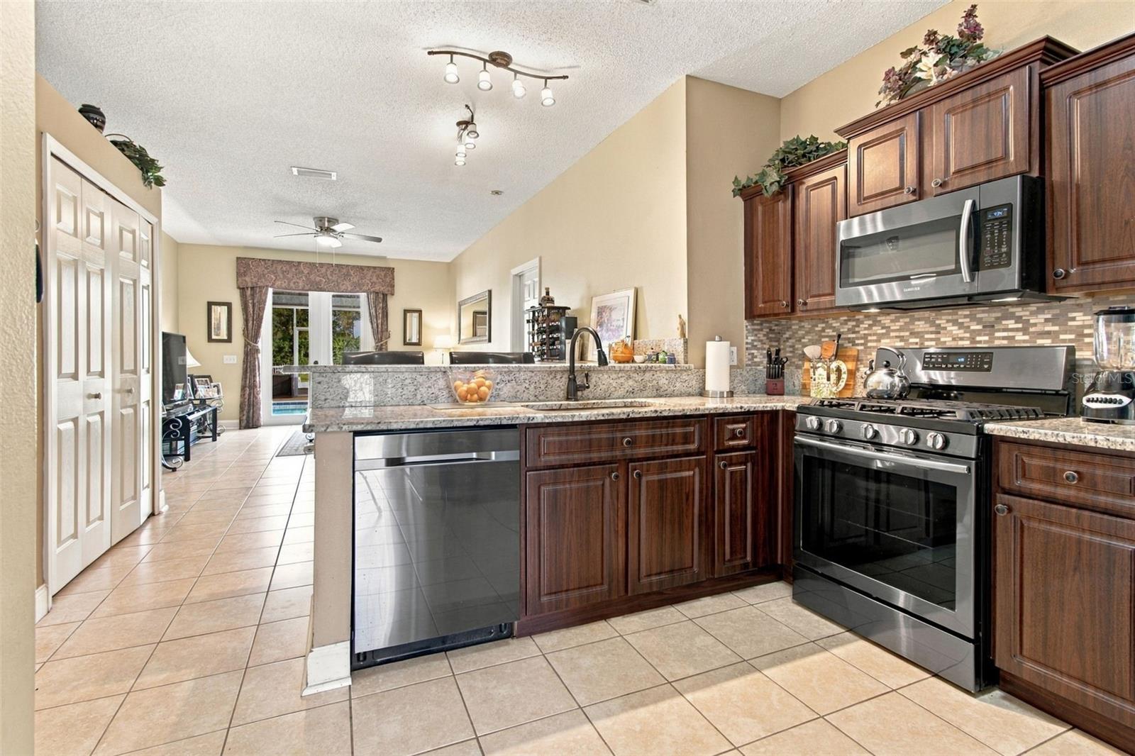 10225 GOLDENBROOK WAY — photo 14