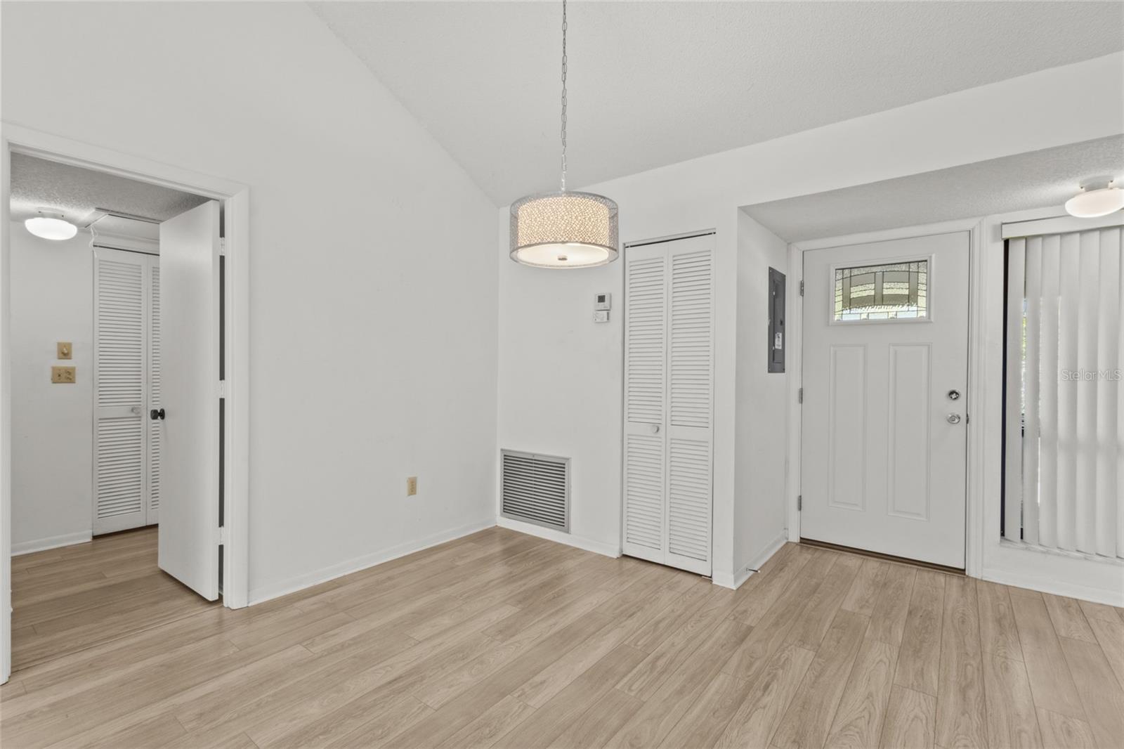 1627 BROOKHOUSE DR #263 — photo 3