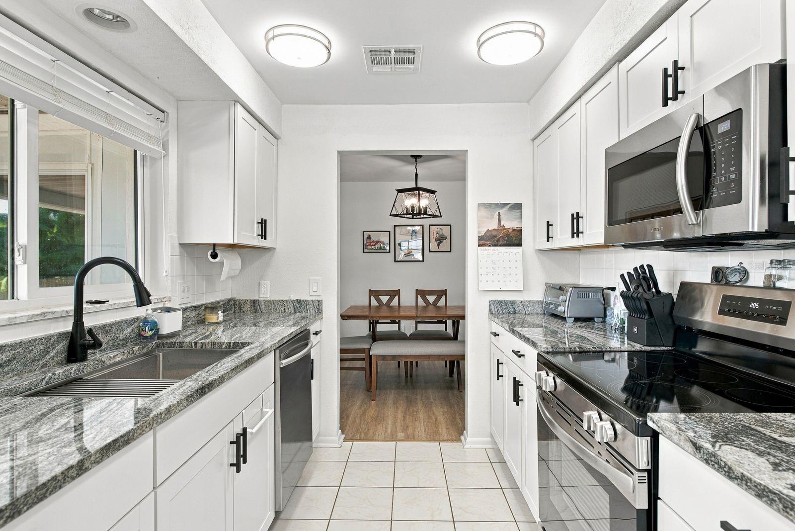 700 GERSHWIN DR — photo 13