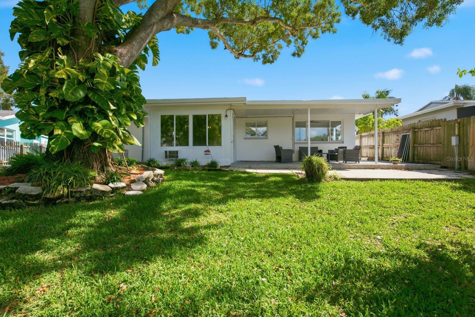 700 GERSHWIN DR — photo 31
