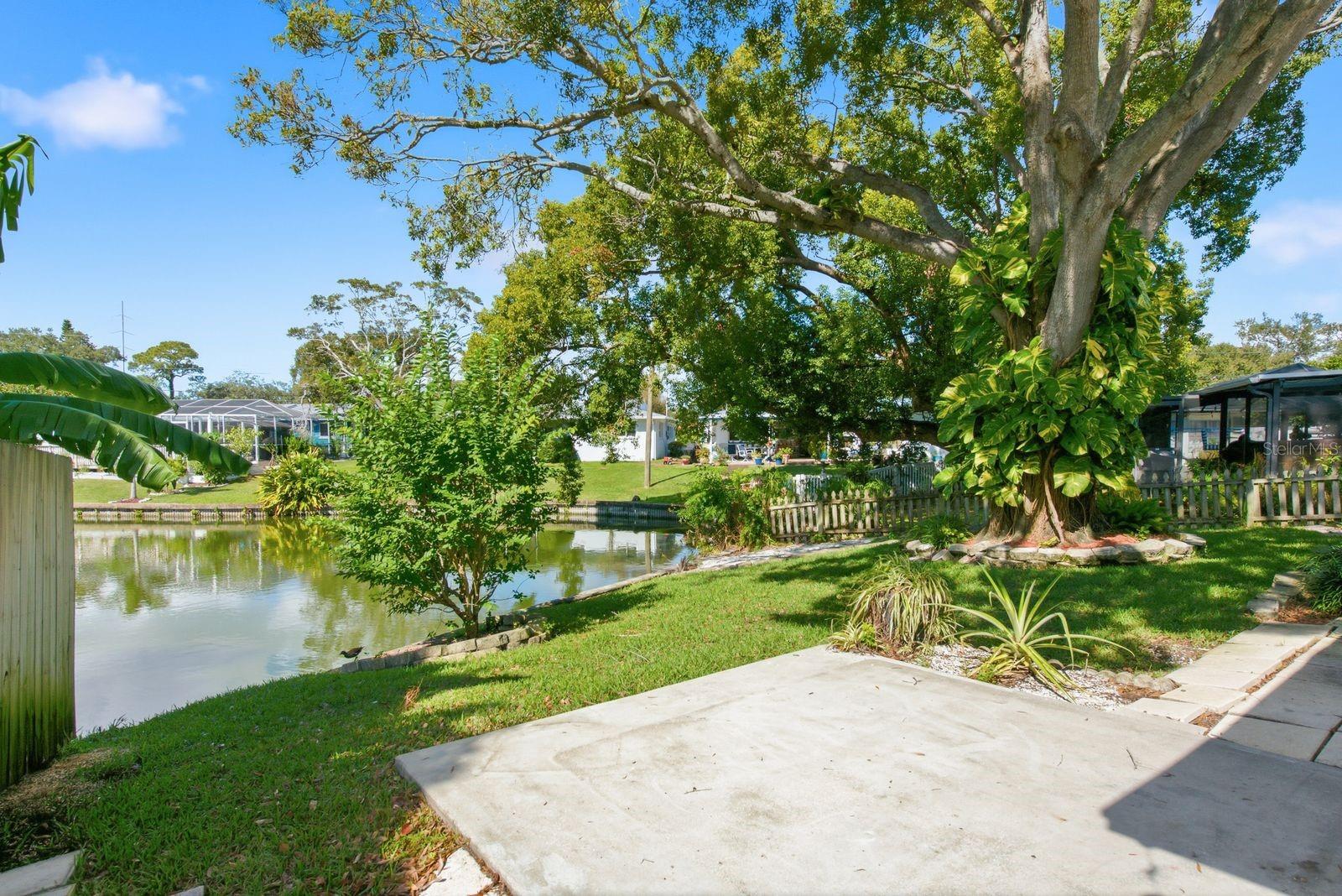700 GERSHWIN DR — photo 28