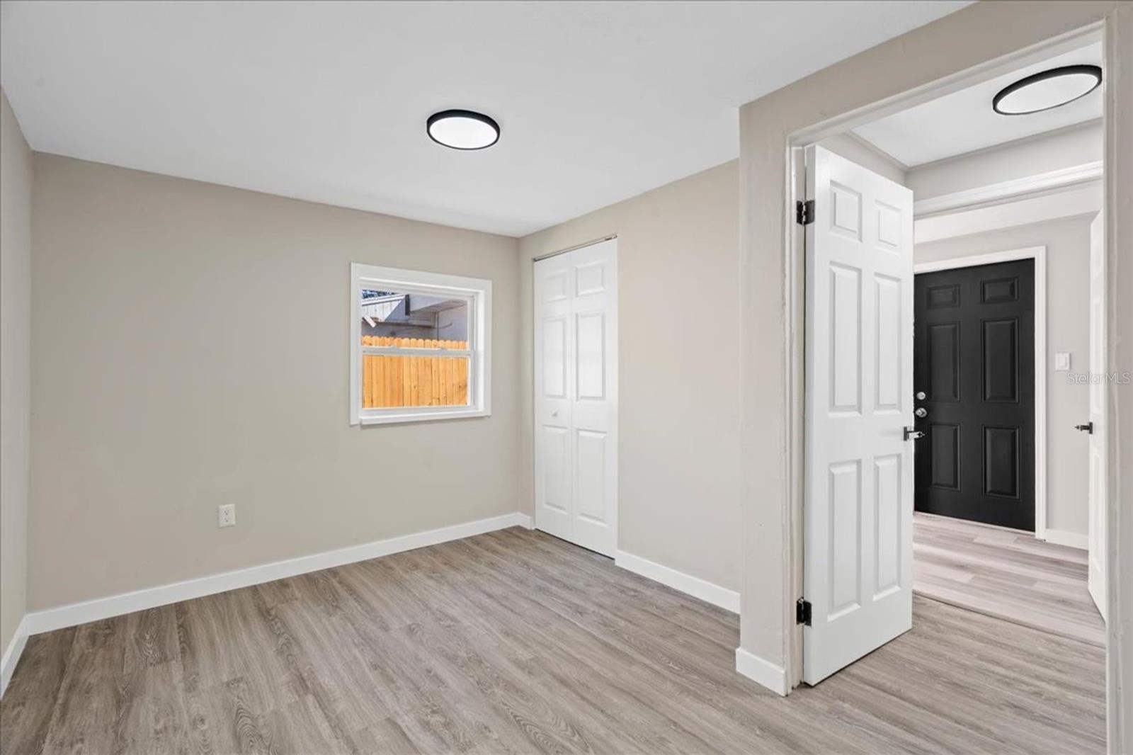 1576 S WASHINGTON AVE — photo 16