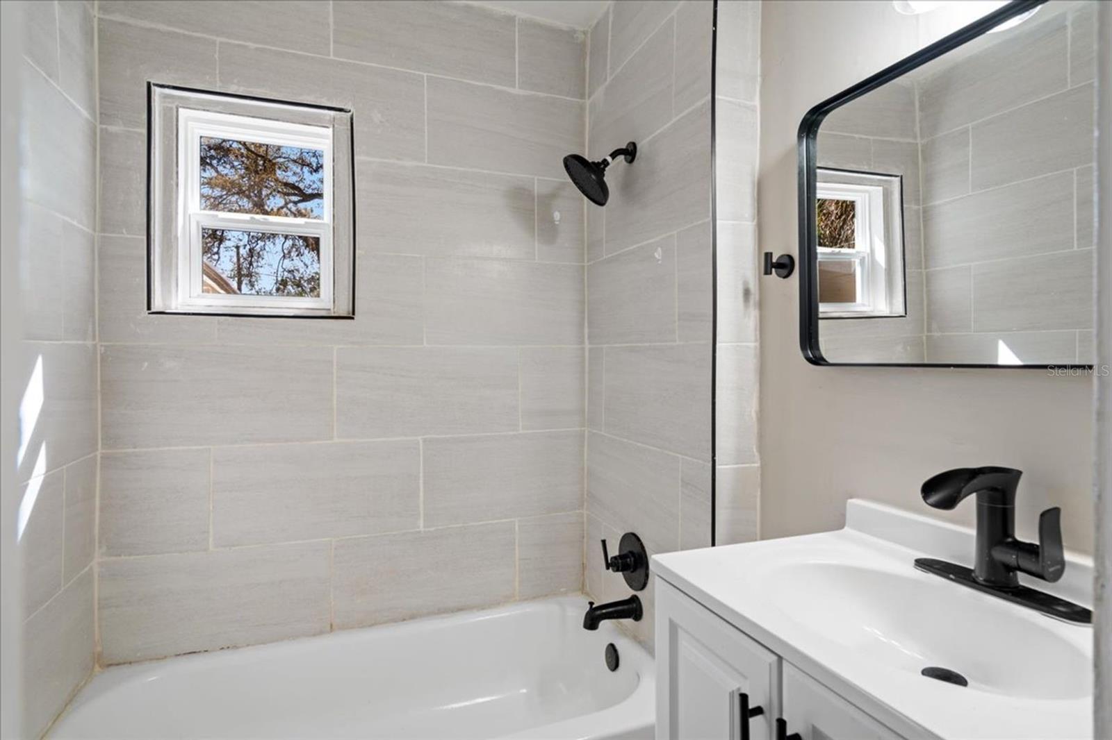 1576 S WASHINGTON AVE — photo 14