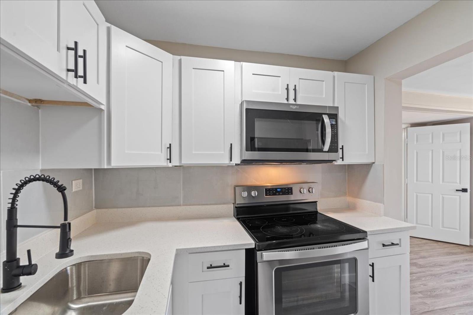 1576 S WASHINGTON AVE — photo 8