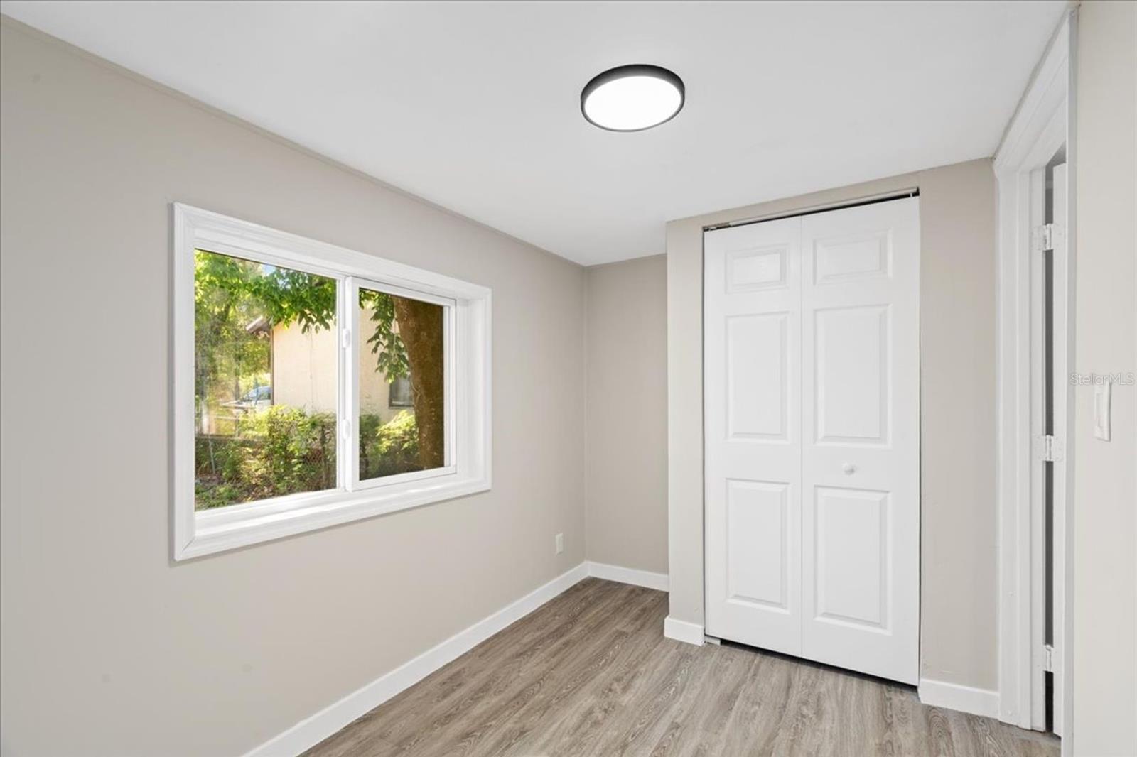 1576 S WASHINGTON AVE — photo 9