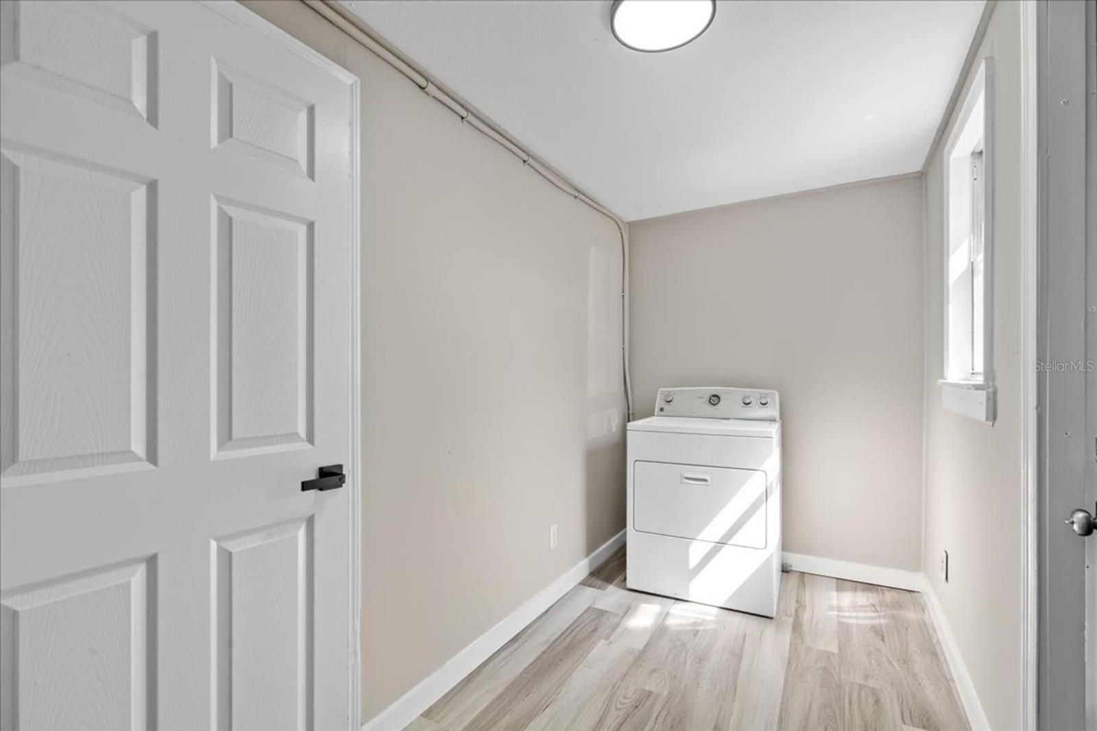1576 S WASHINGTON AVE — photo 18