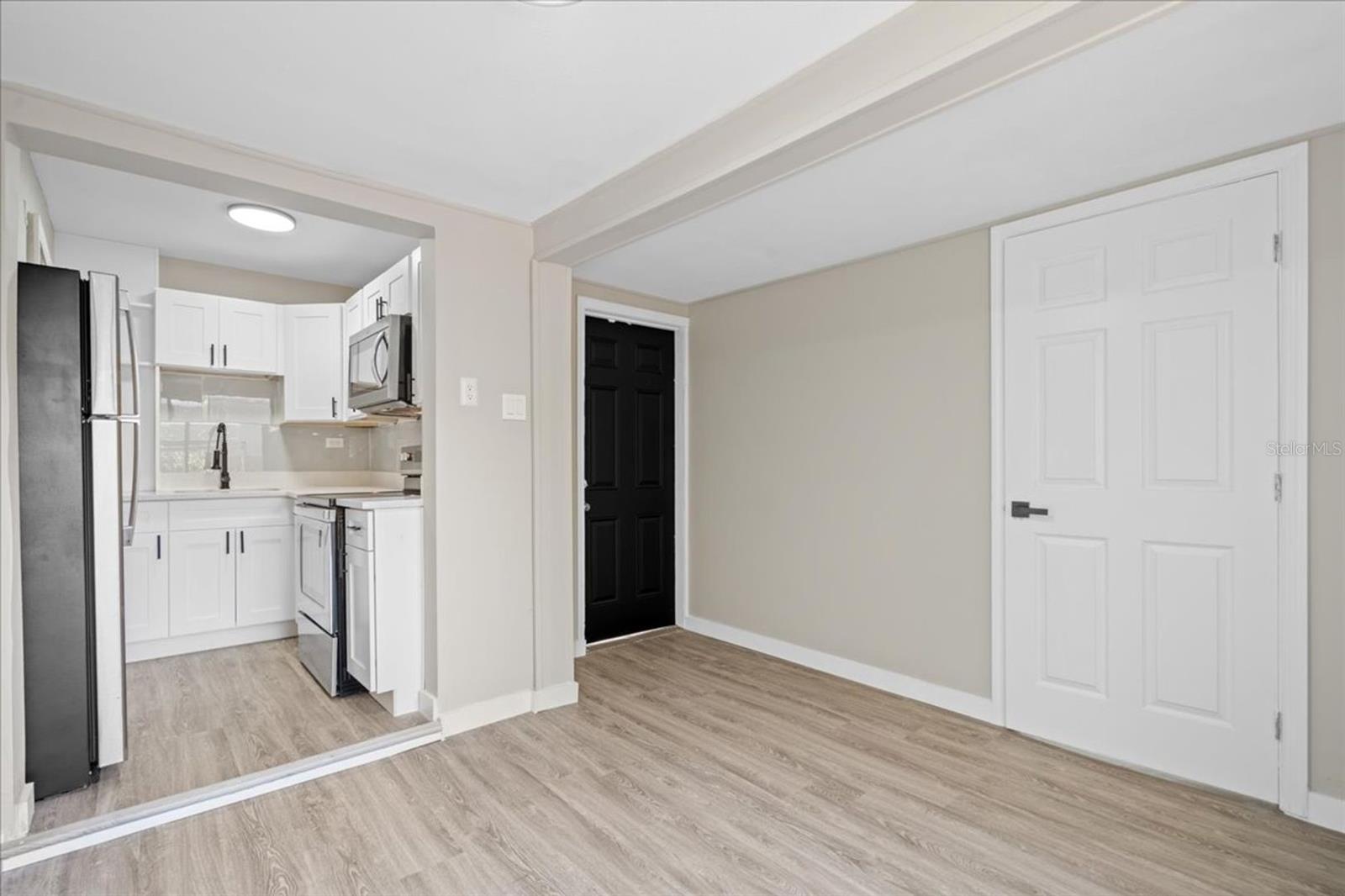 1576 S WASHINGTON AVE — photo 7