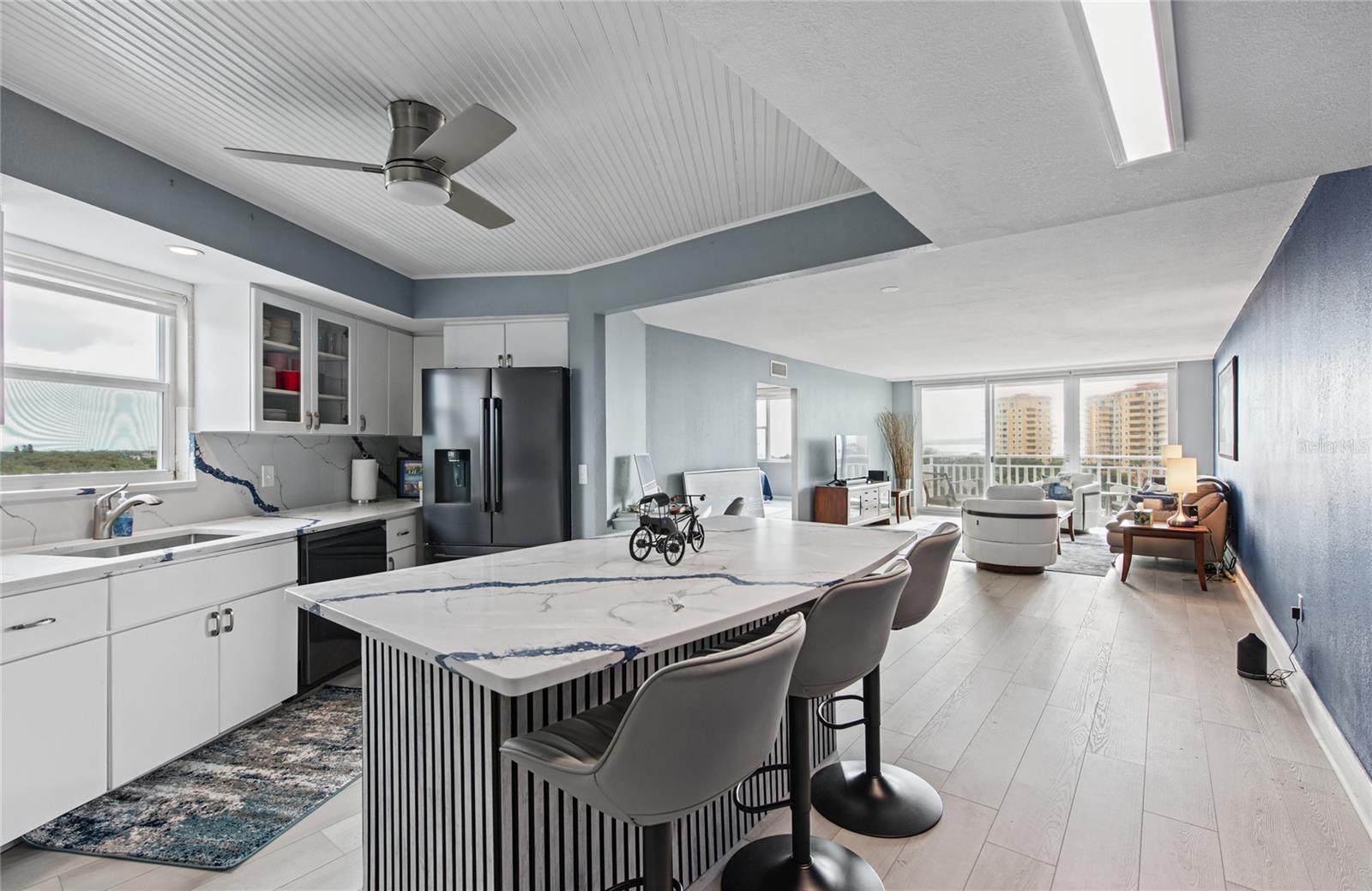 700 BEACH DR NE #701 — photo 3