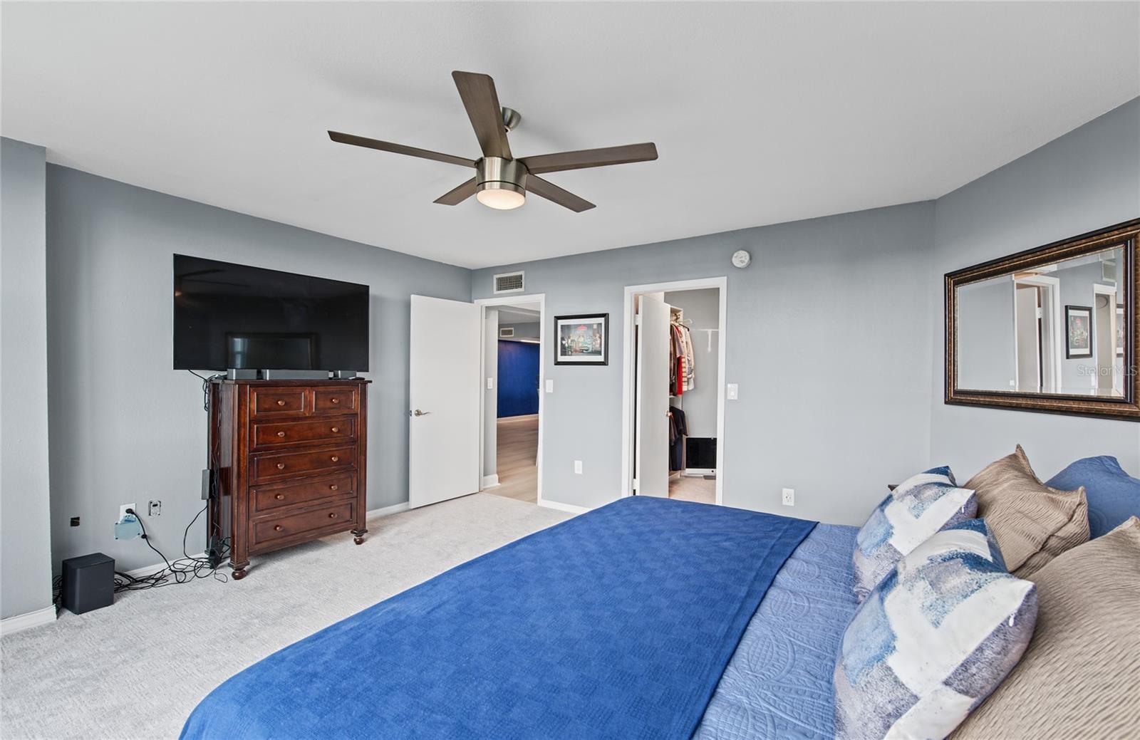 700 BEACH DR NE #701 — photo 24