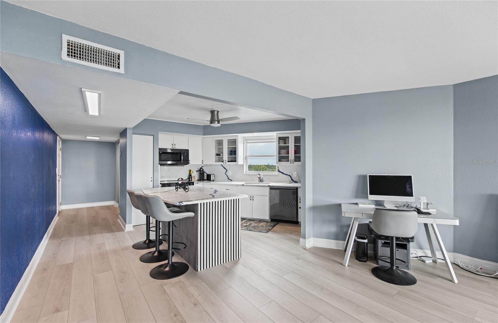 700 BEACH DR NE #701 — photo 12