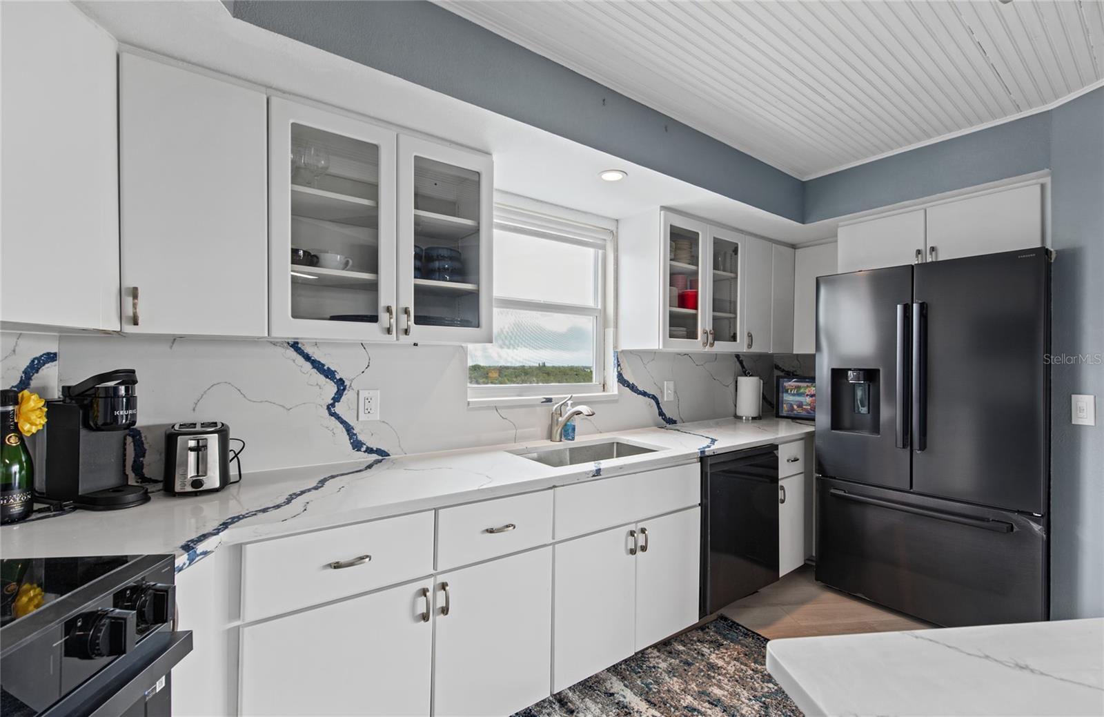 700 BEACH DR NE #701 — photo 17