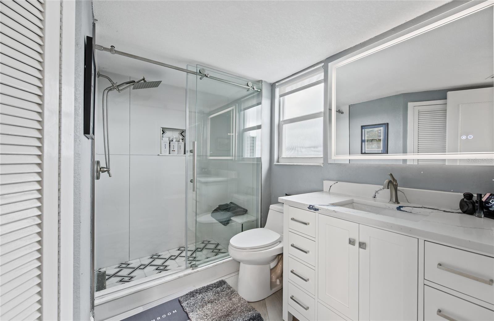 700 BEACH DR NE #701 — photo 27