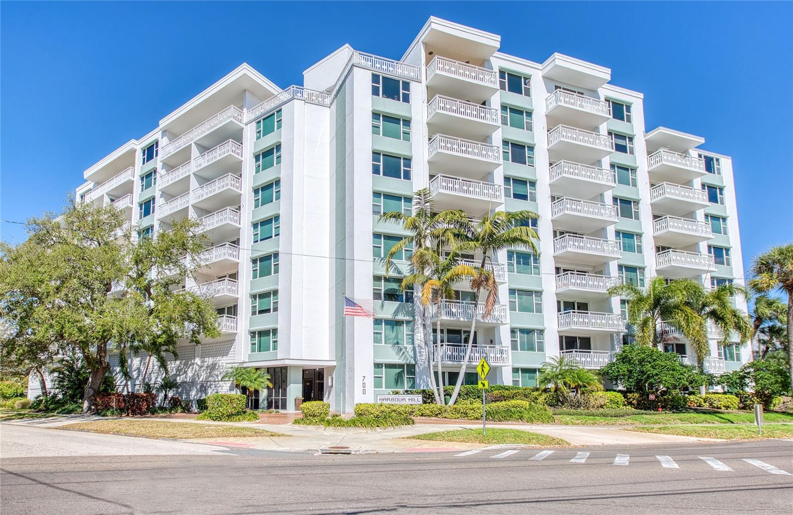 700 BEACH DR NE #701 — photo 2