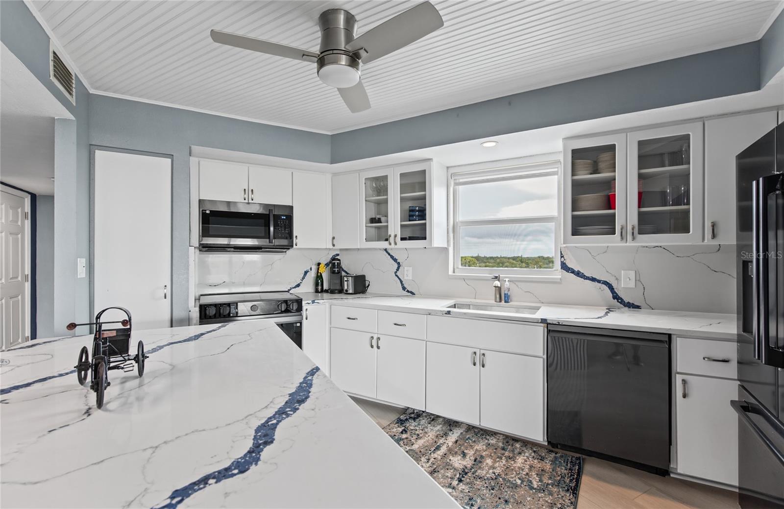 700 BEACH DR NE #701 — photo 14