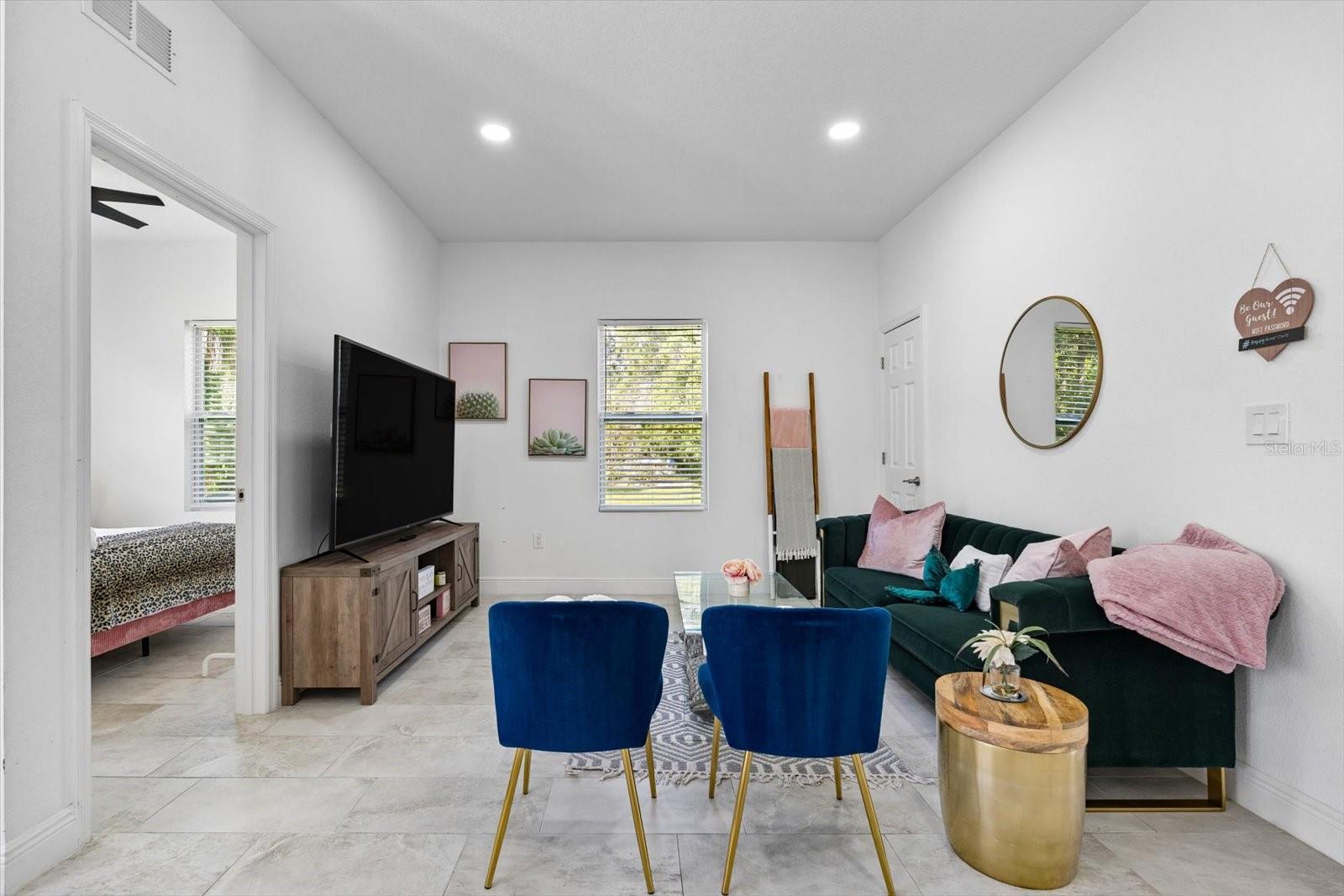 7911 N PACKWOOD AVE — photo 8