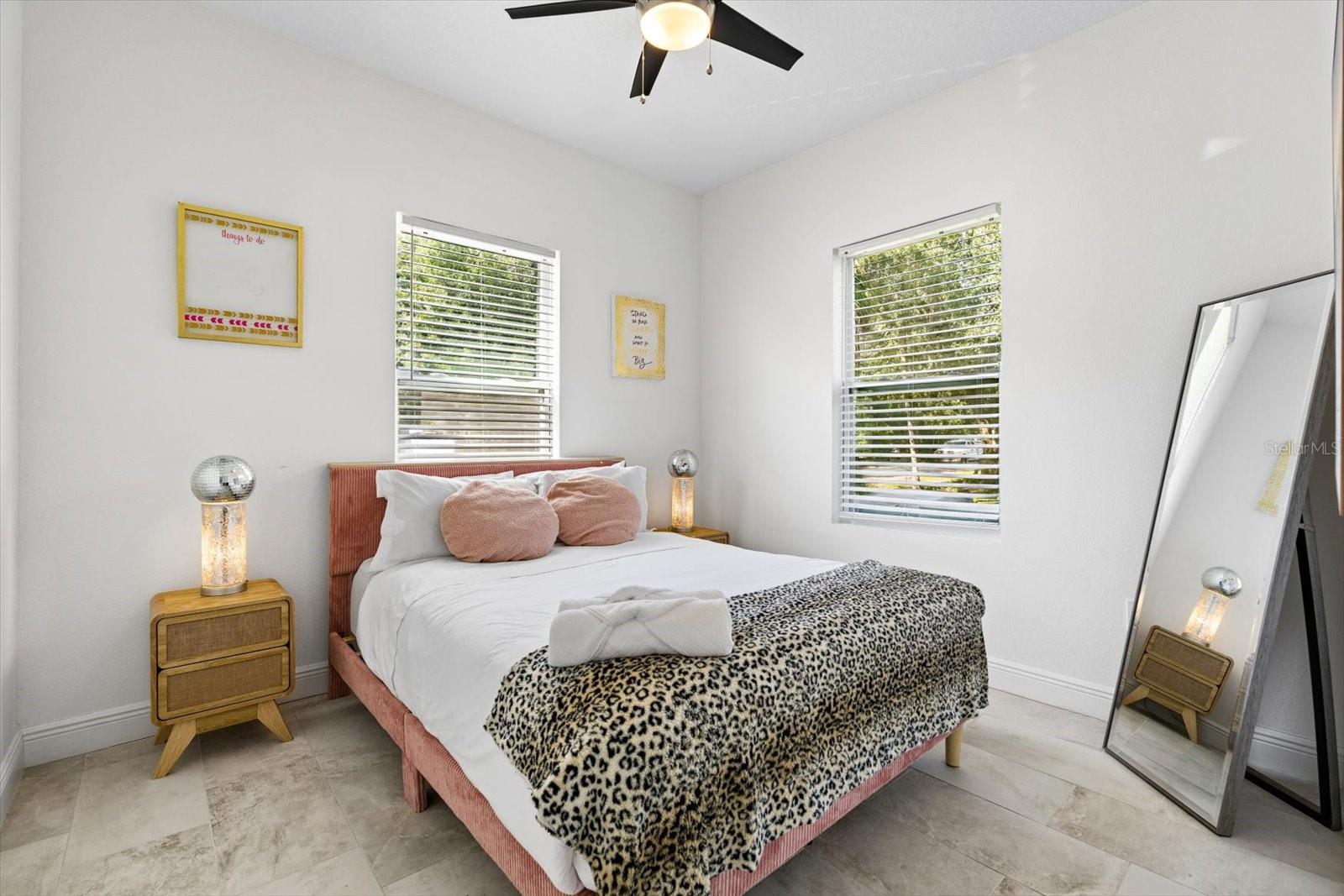 7911 N PACKWOOD AVE — photo 32