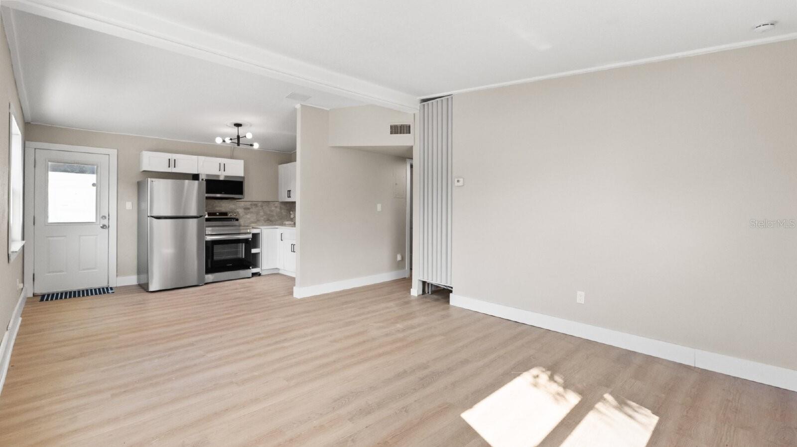 1541 W LA SALLE ST — photo 7