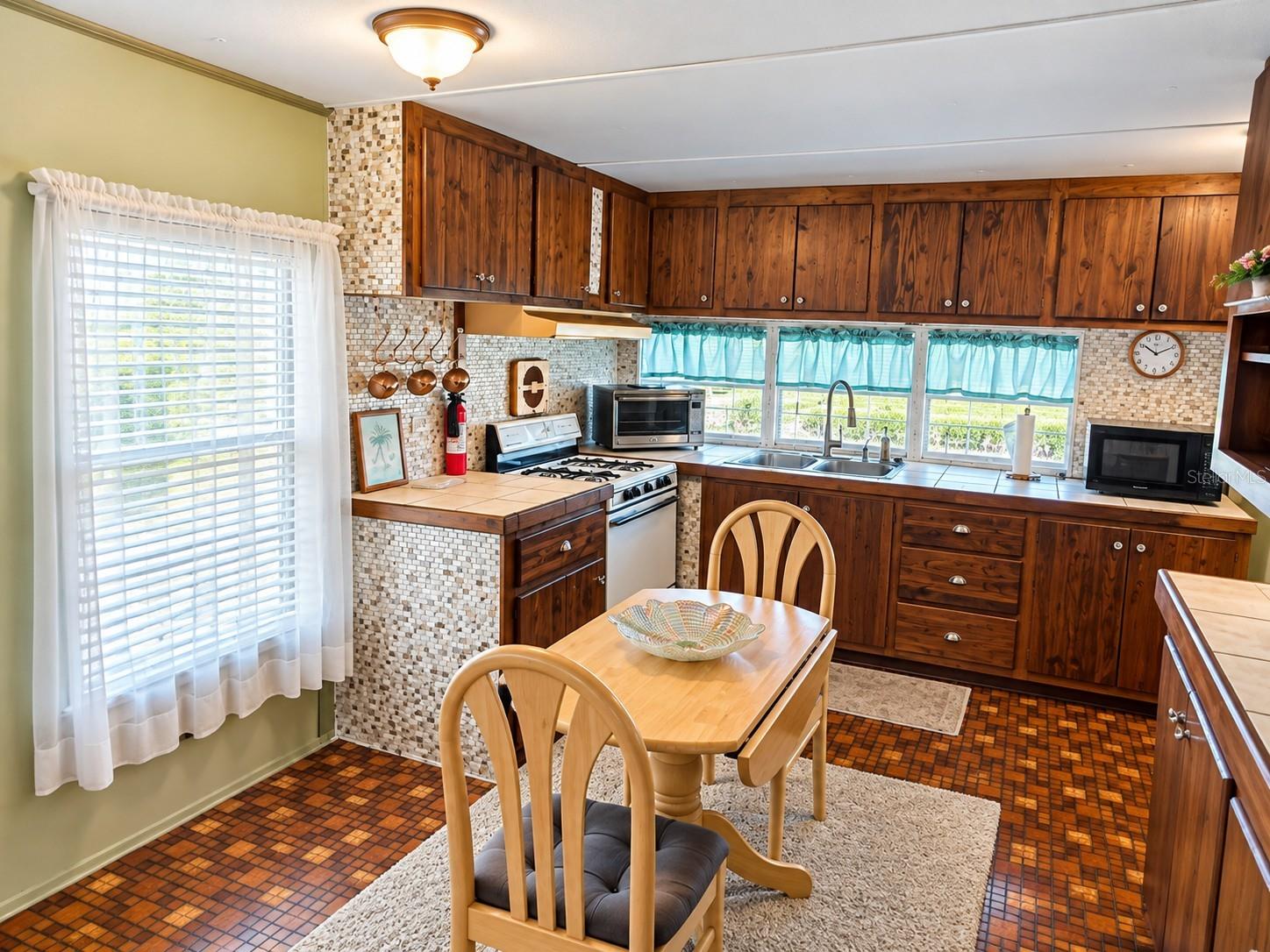 5306 ASTRID DR — photo 7
