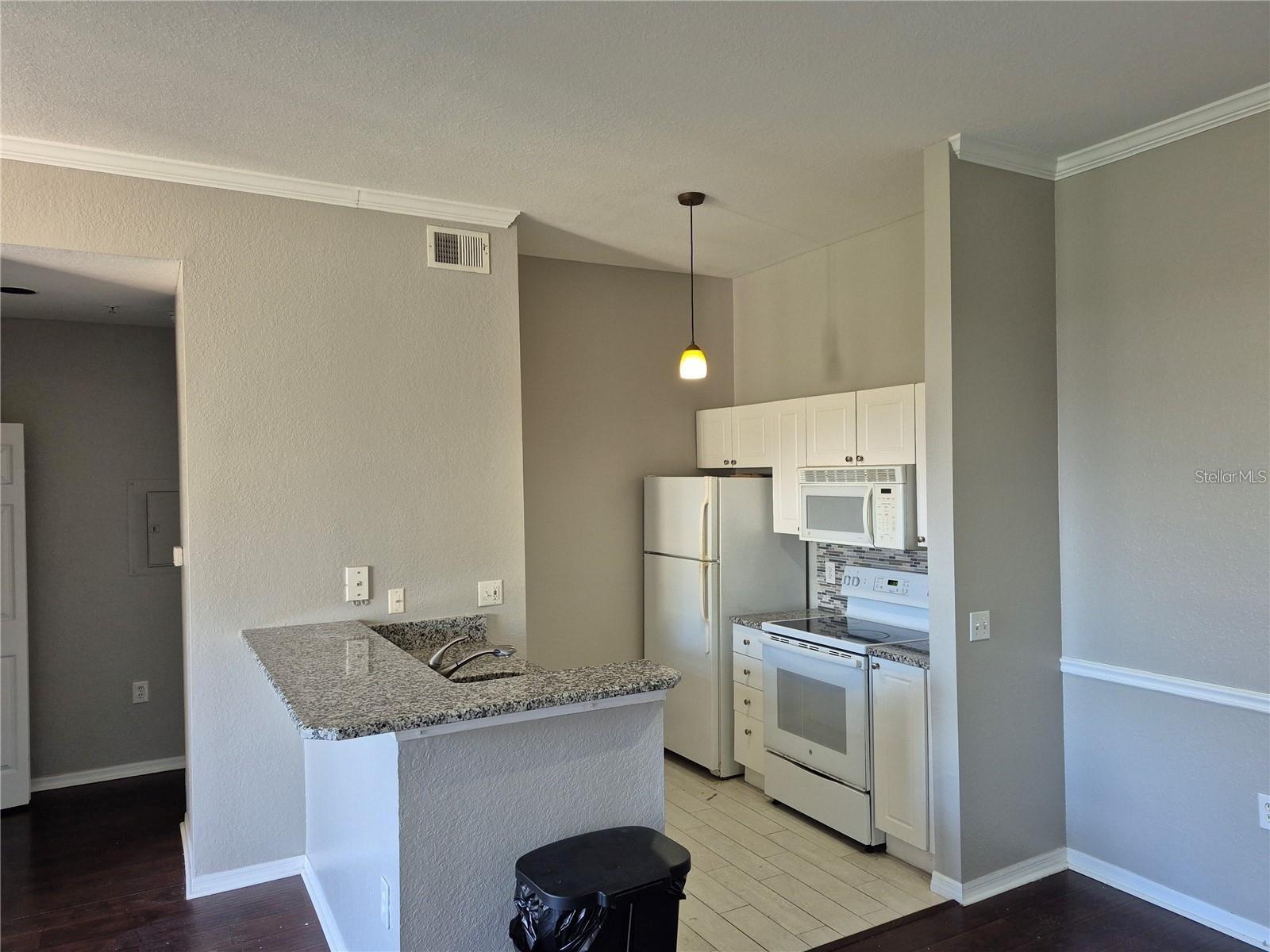 5146 NORTHRIDGE RD #309 — photo 3