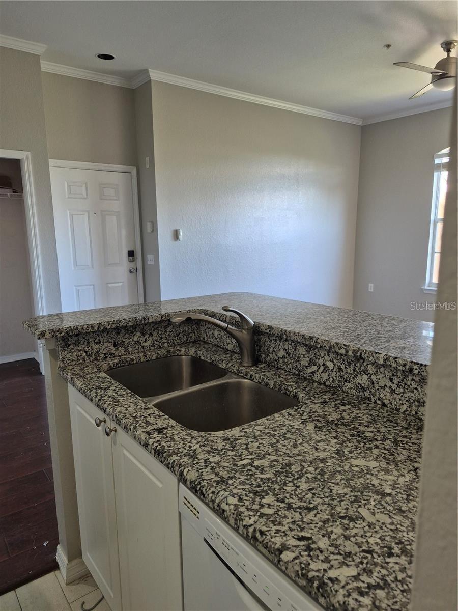 5146 NORTHRIDGE RD #309 — photo 4