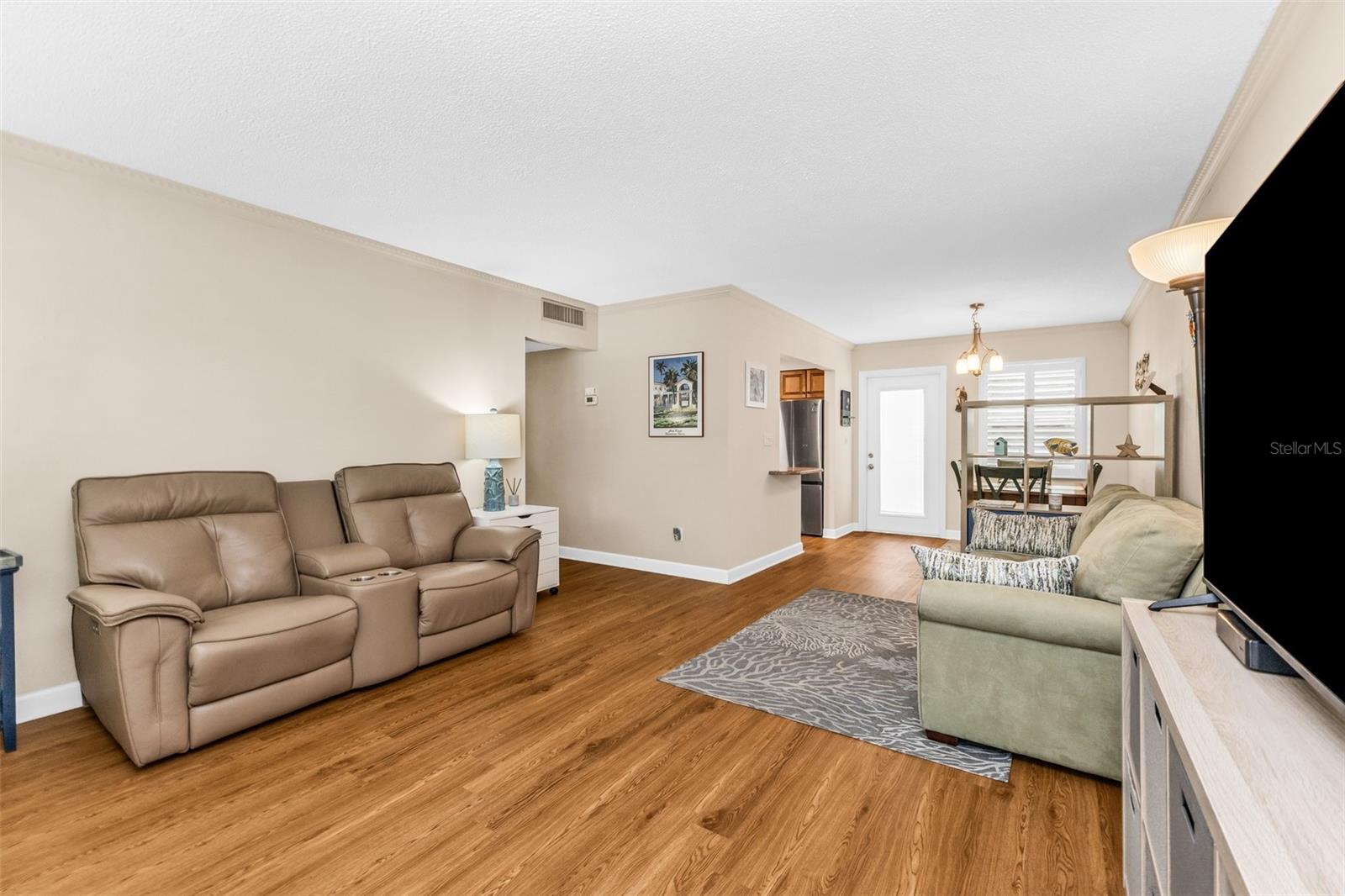 521 W VENICE AVE #21 — photo 9