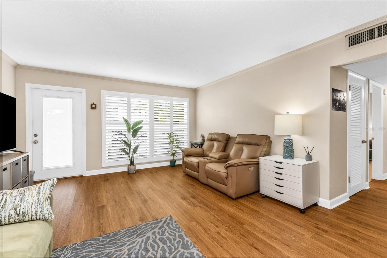 521 W VENICE AVE #21 — photo 8