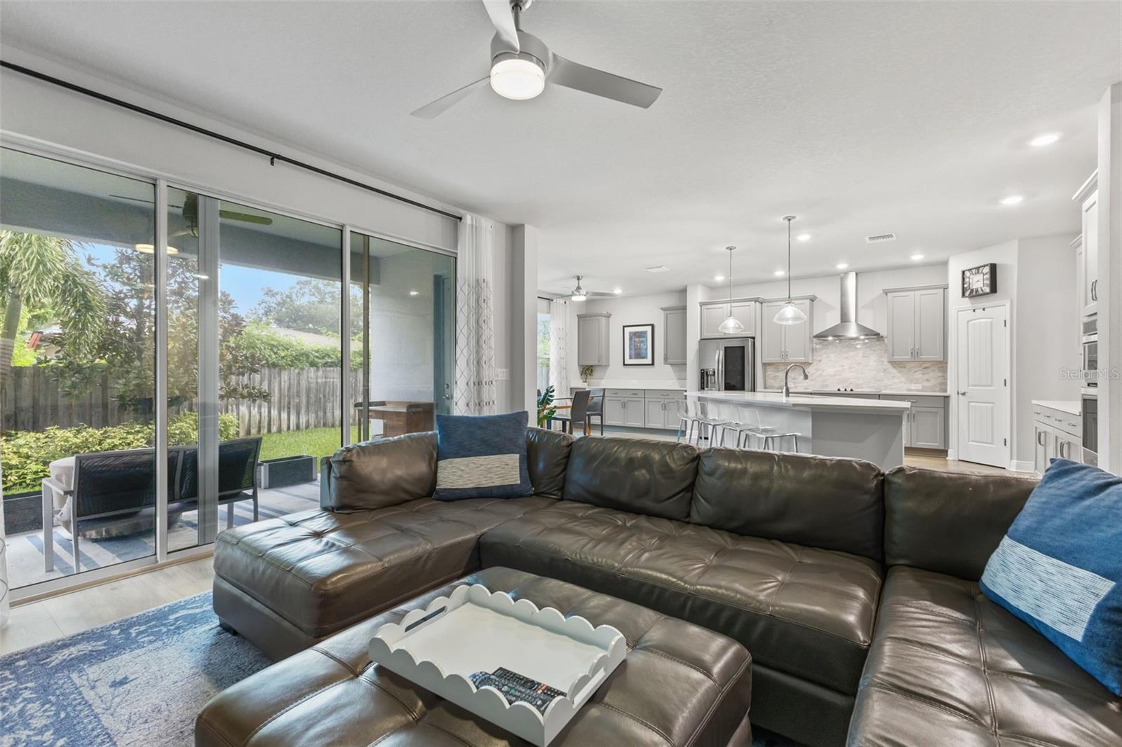 4009 W CARMEN ST — photo 10