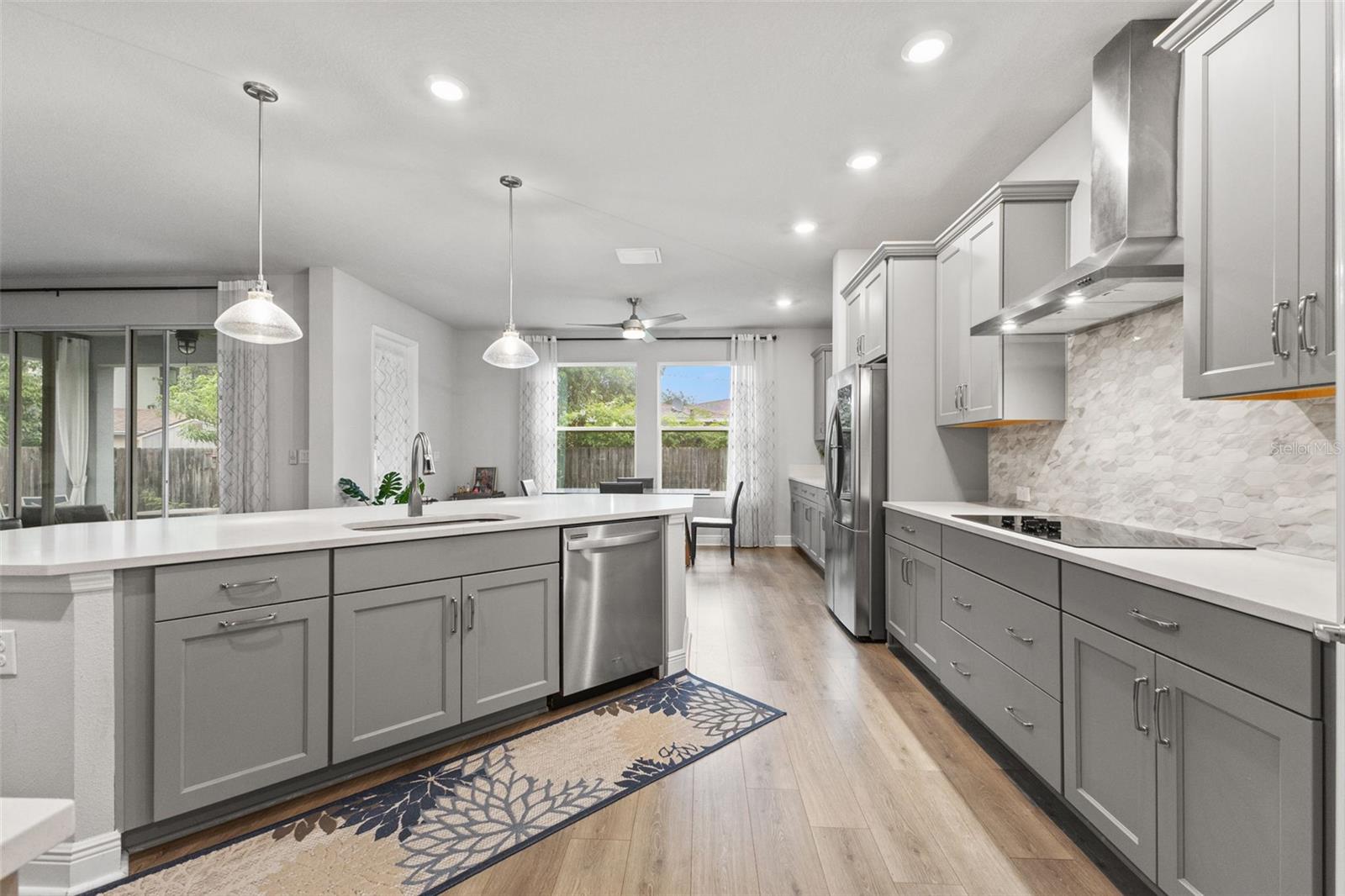 4009 W CARMEN ST — photo 8
