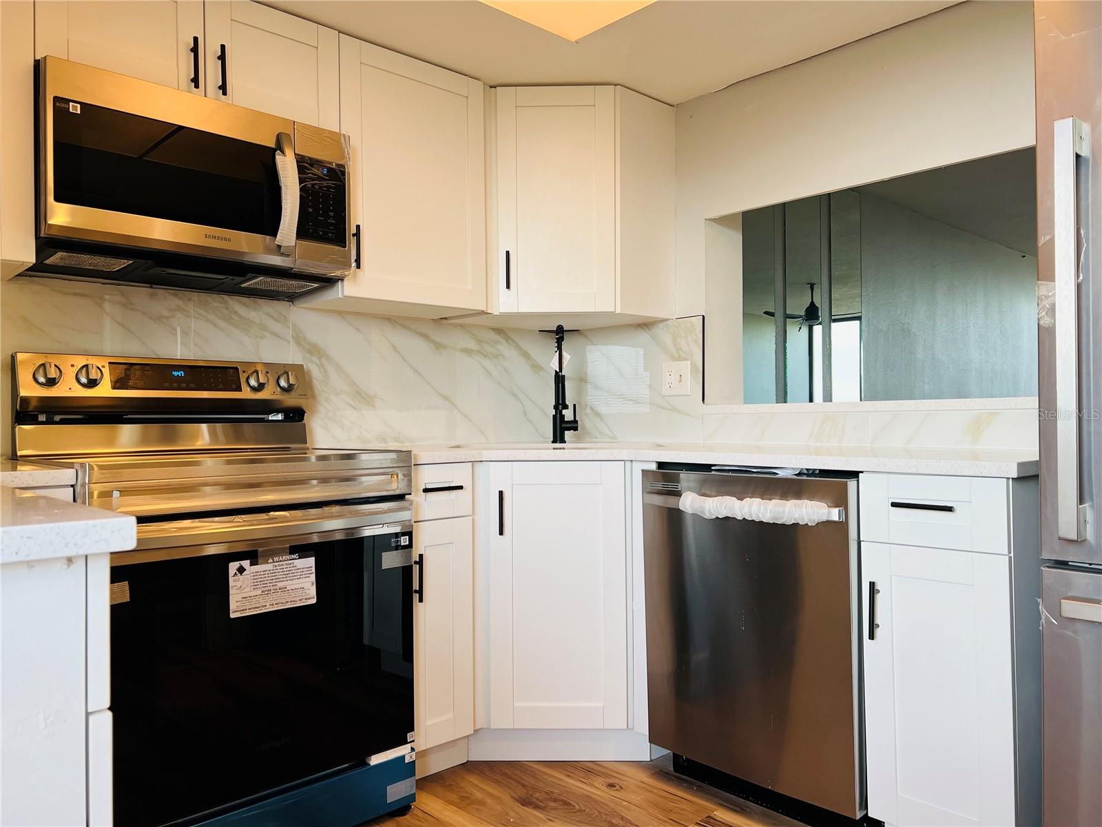 2621 COVE CAY DR #703 — photo 9