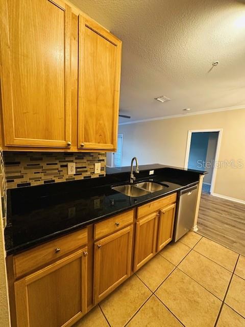 10203 COURTNEY PALMS BLVD #202 — photo 16