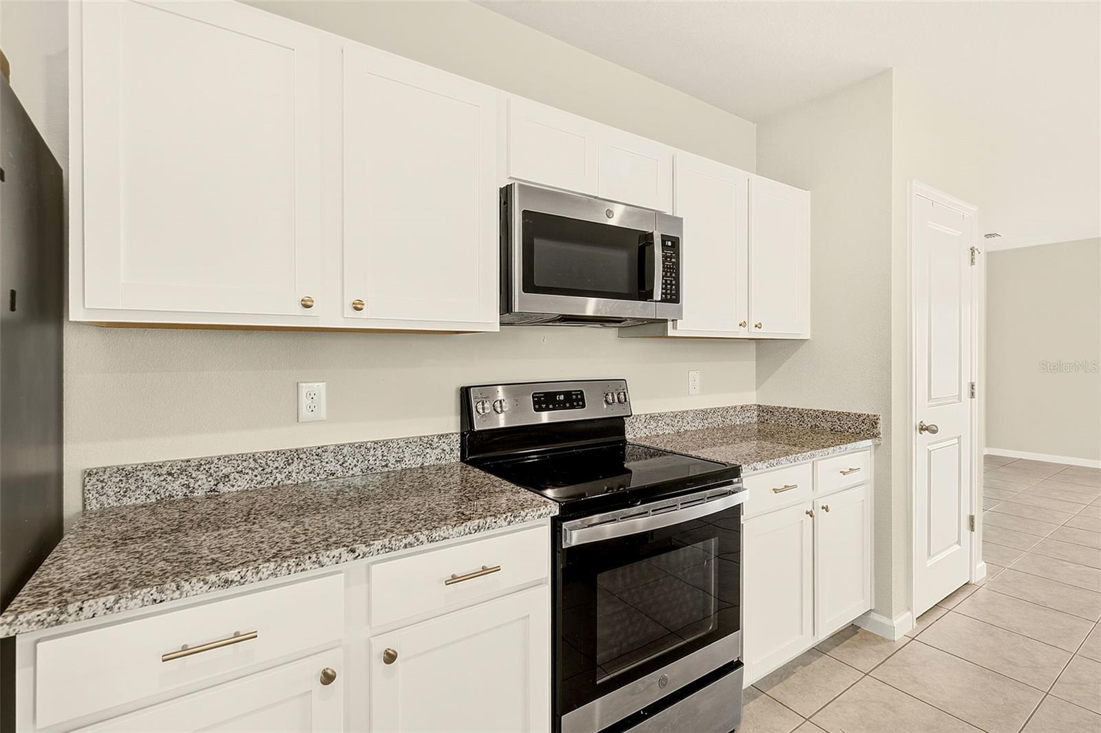 35235 GENDRY ST — photo 12