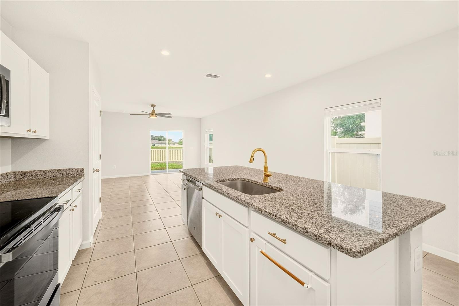 35235 GENDRY ST — photo 11