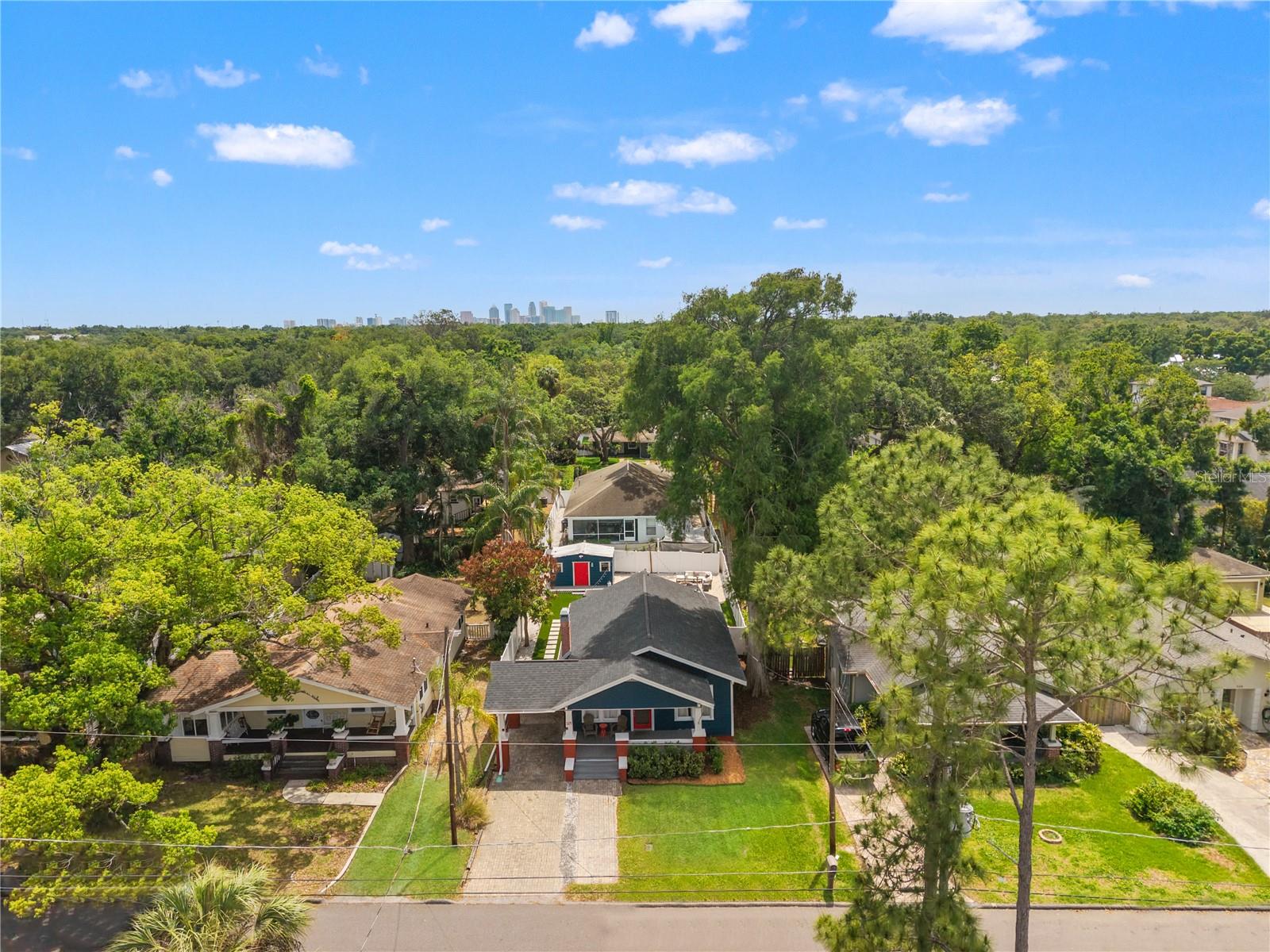 324 W HAYA ST — photo 35