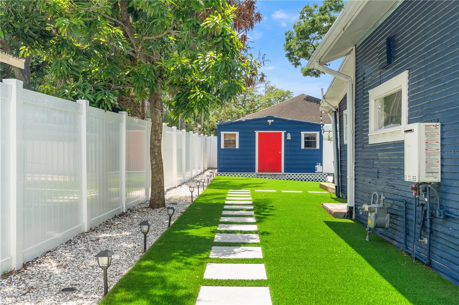 324 W HAYA ST — photo 28