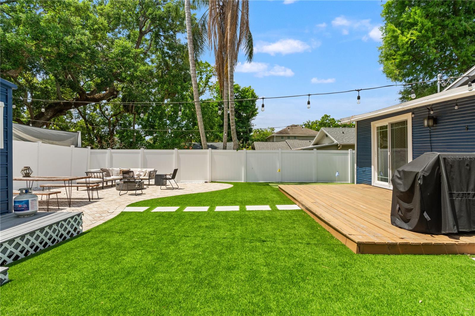 324 W HAYA ST — photo 30