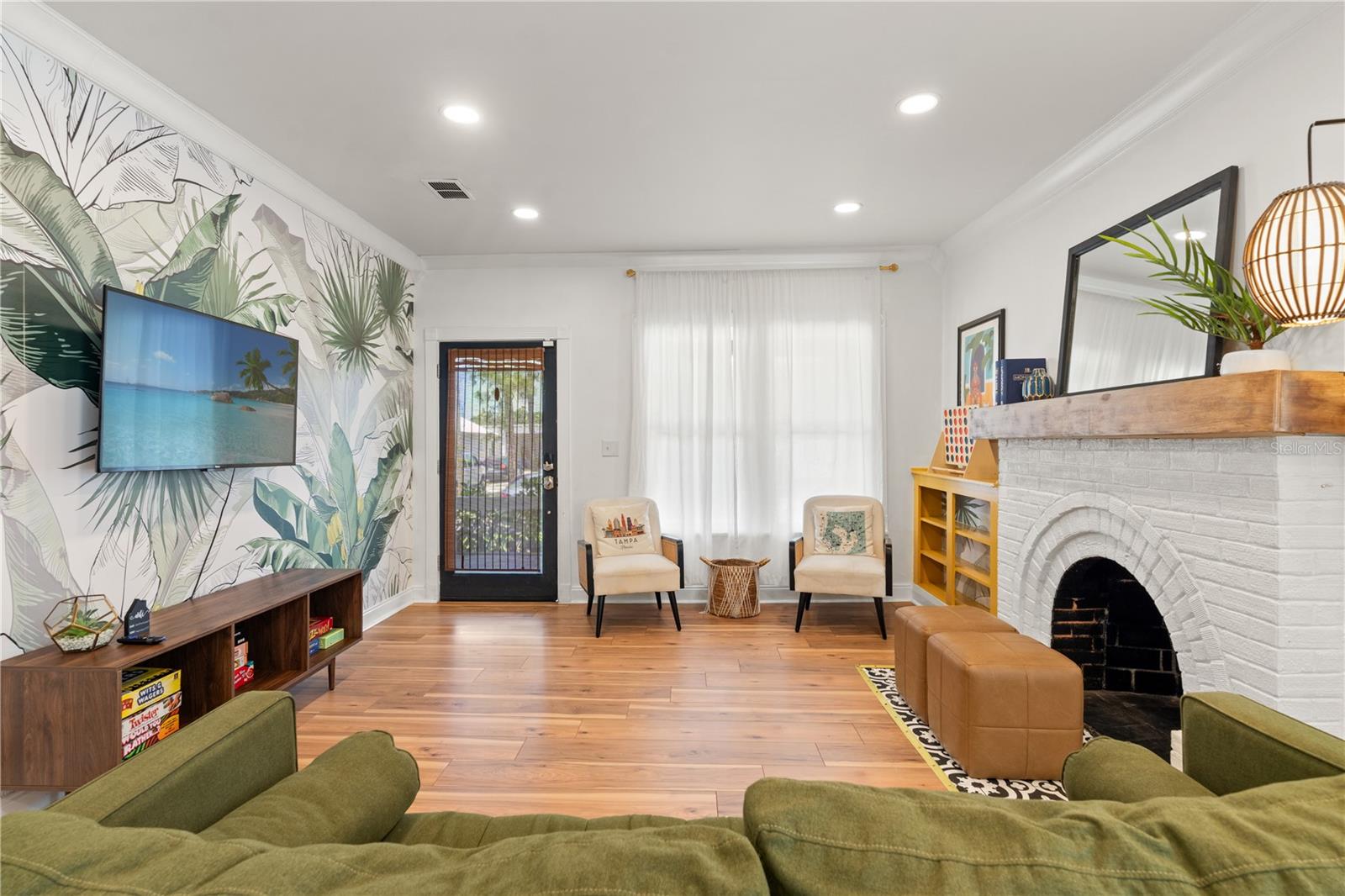 324 W HAYA ST — photo 4