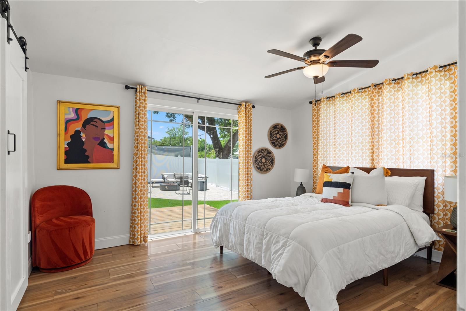 324 W HAYA ST — photo 17