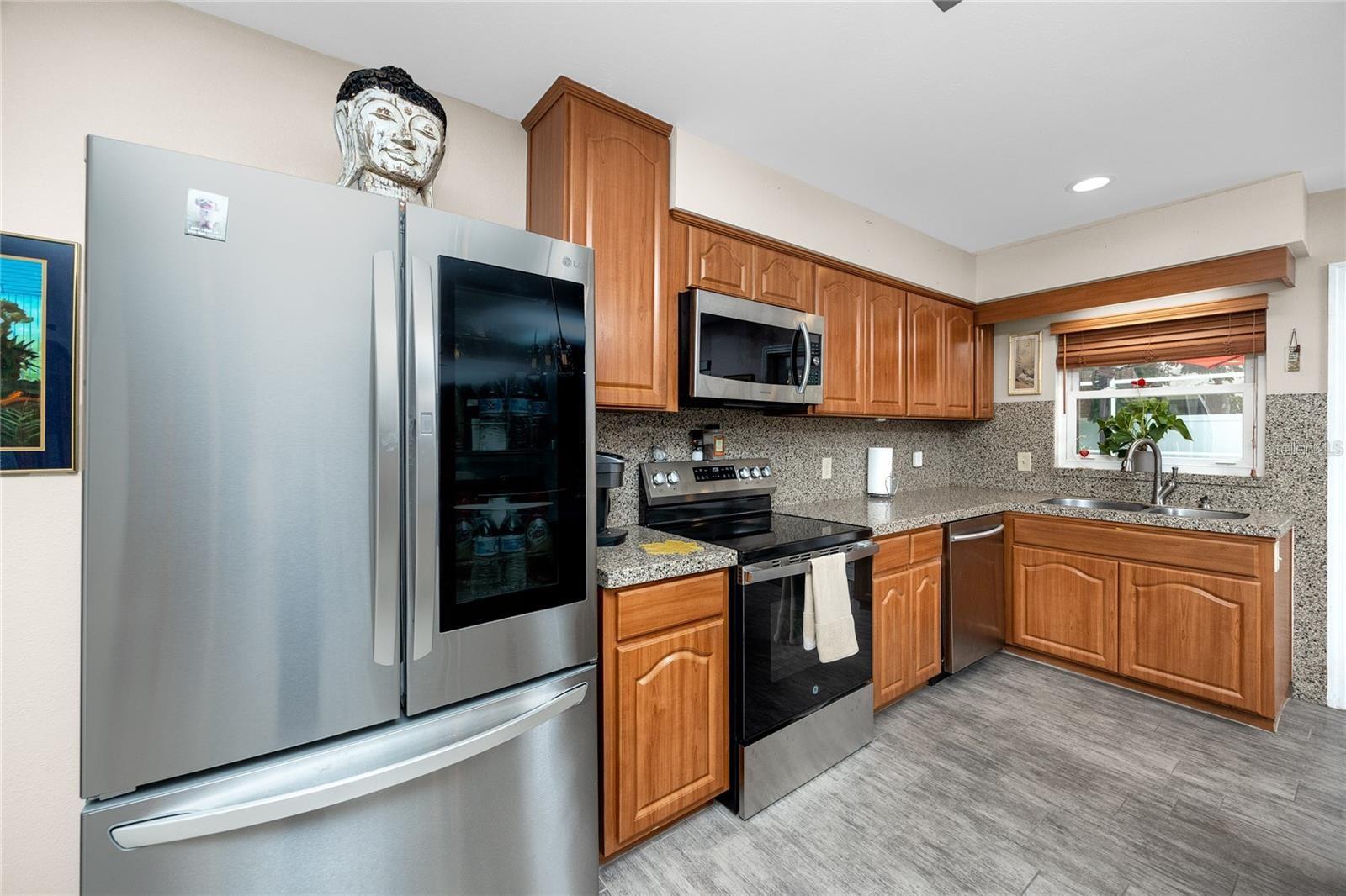 10504 LACERA DR — photo 11