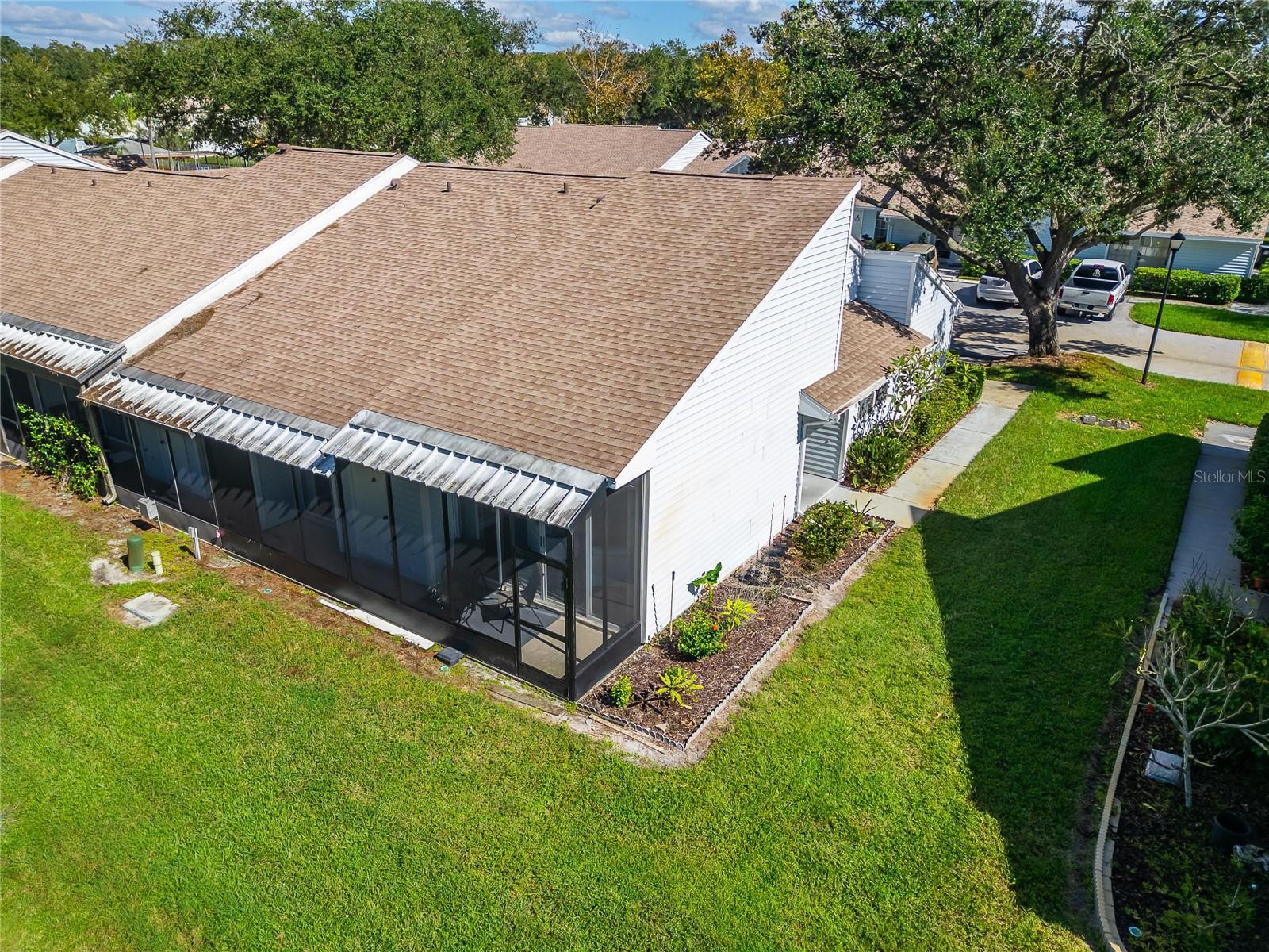 16216 RAMBLING VINE DR W — photo 37