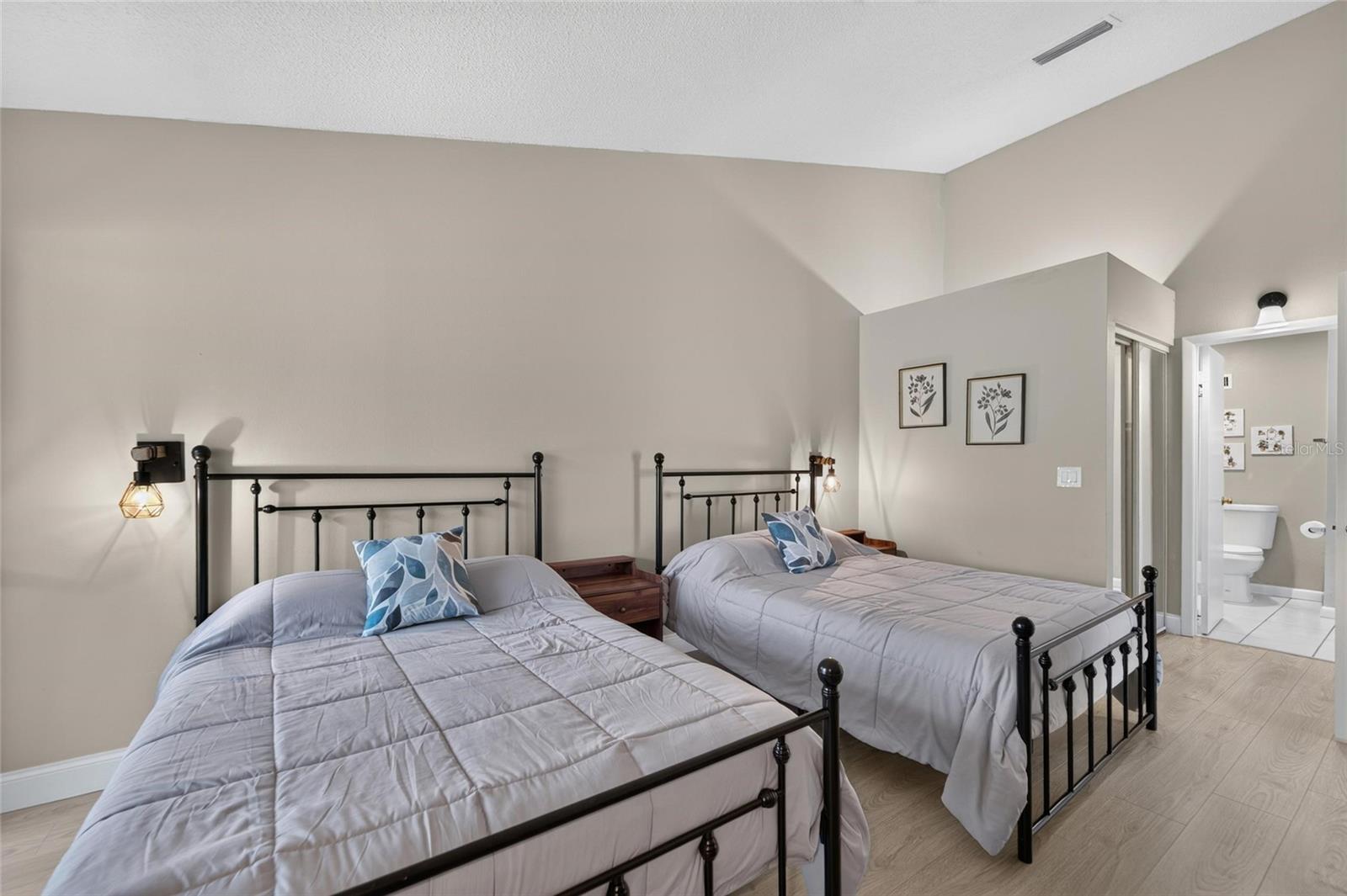 16216 RAMBLING VINE DR W — photo 18