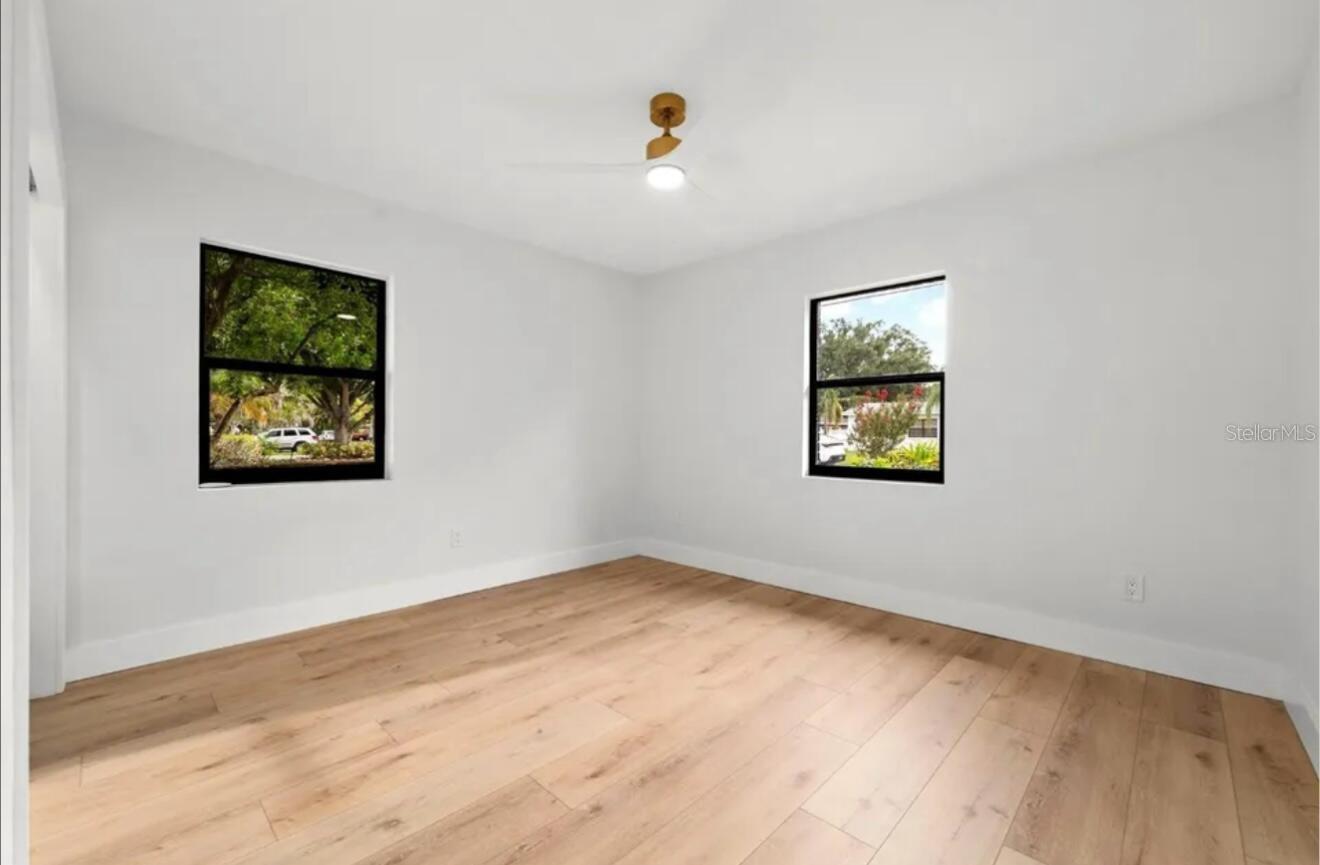 605 N WOODLYNNE AVE — photo 22