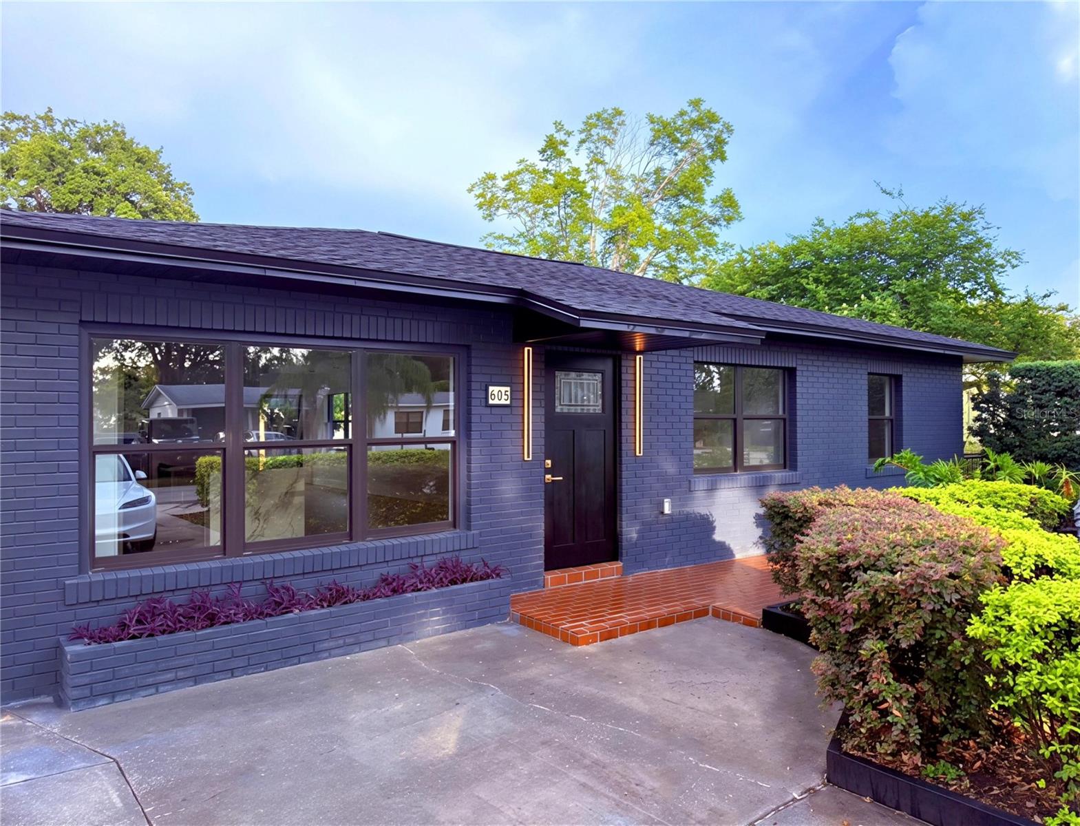 605 N WOODLYNNE AVE — photo 2