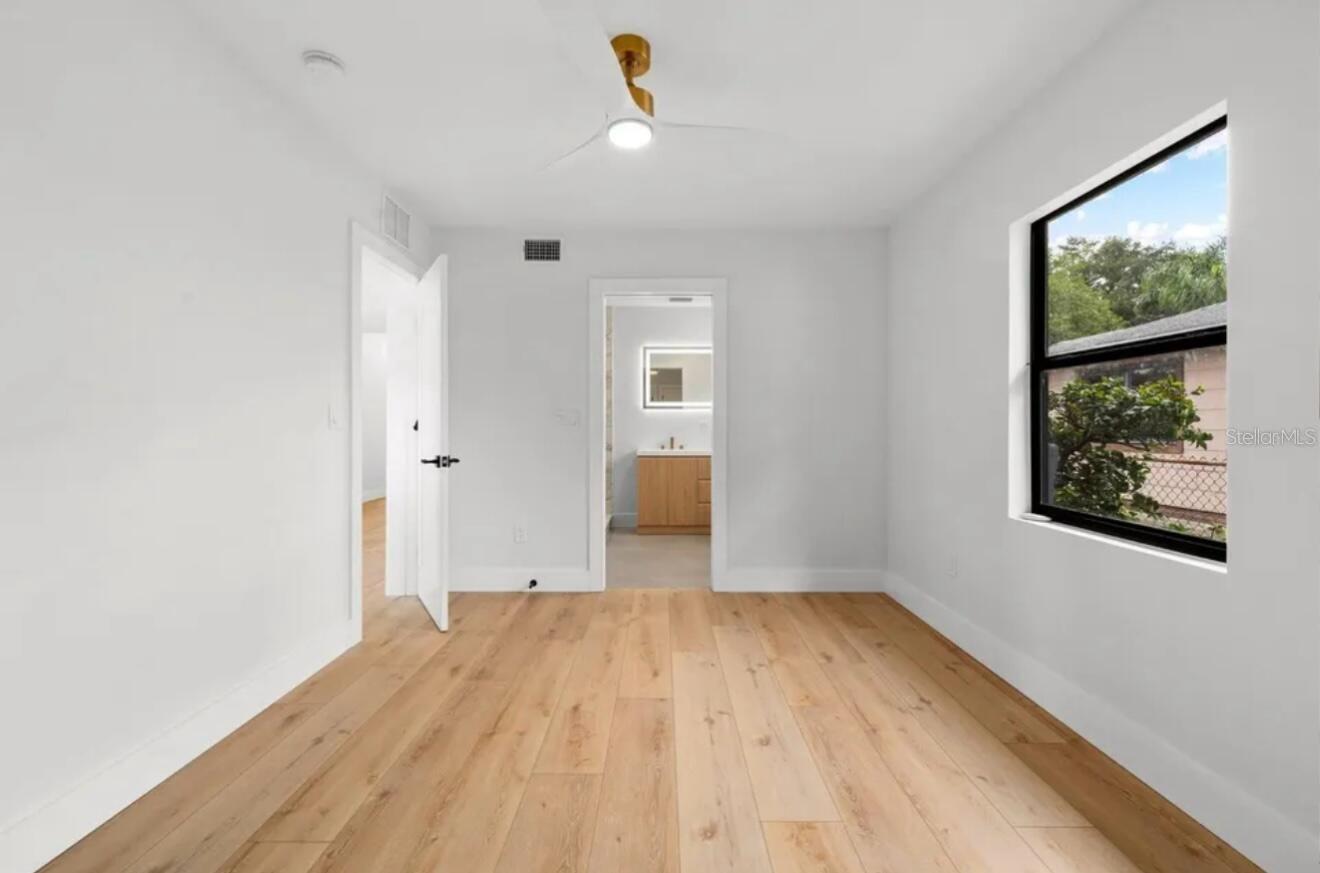 605 N WOODLYNNE AVE — photo 18
