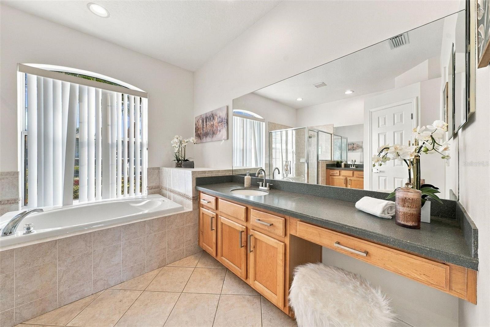 1822 MIRA LAGO CIR — photo 35