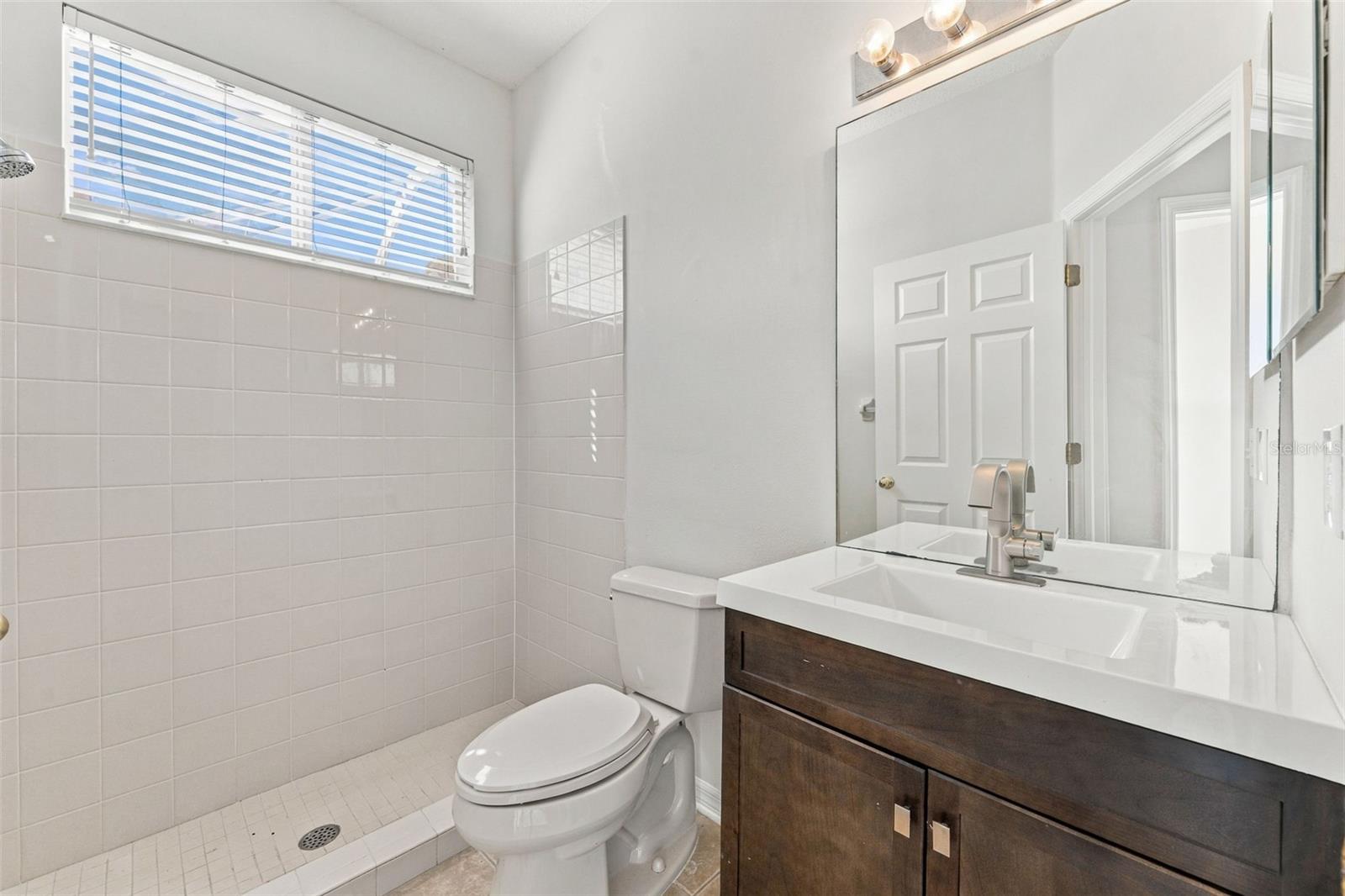 11617 GROVE ARCADE DR — photo 32