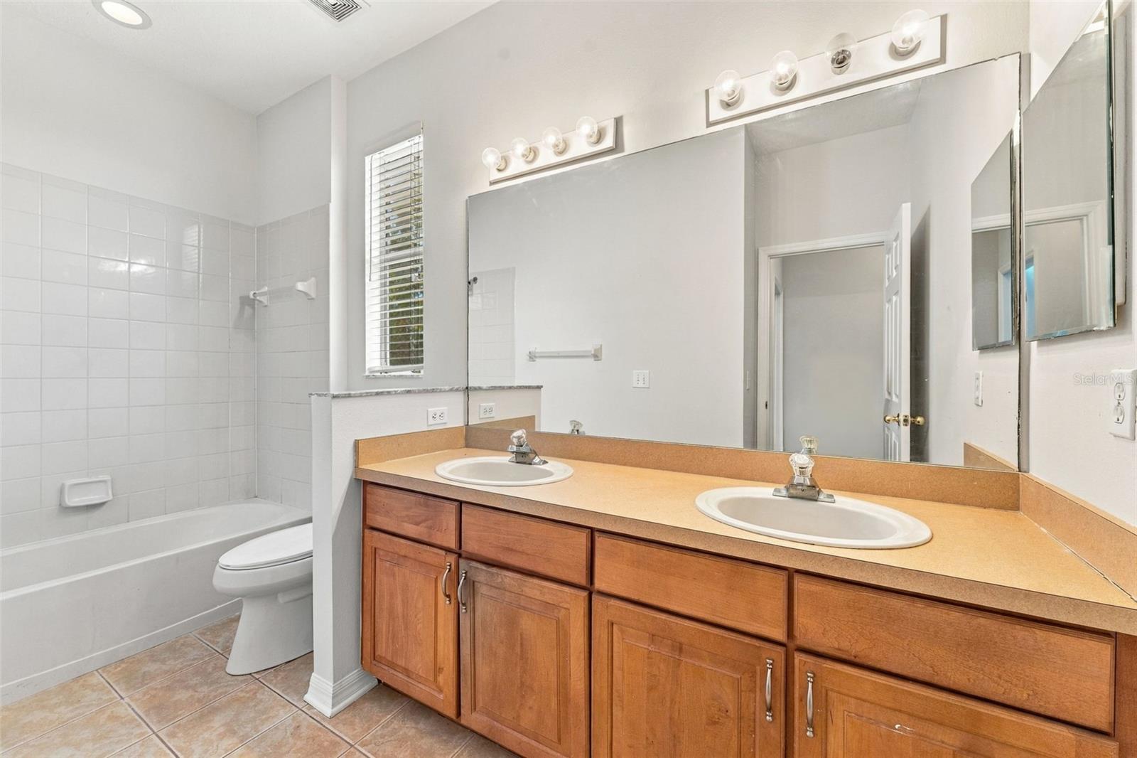 11617 GROVE ARCADE DR — photo 29