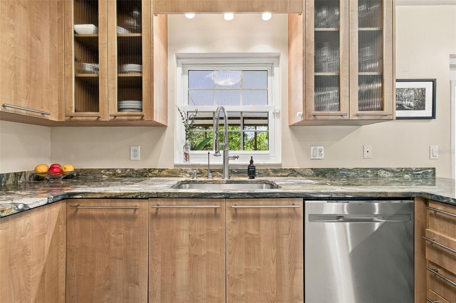 9450 ROBERTS RD — photo 13